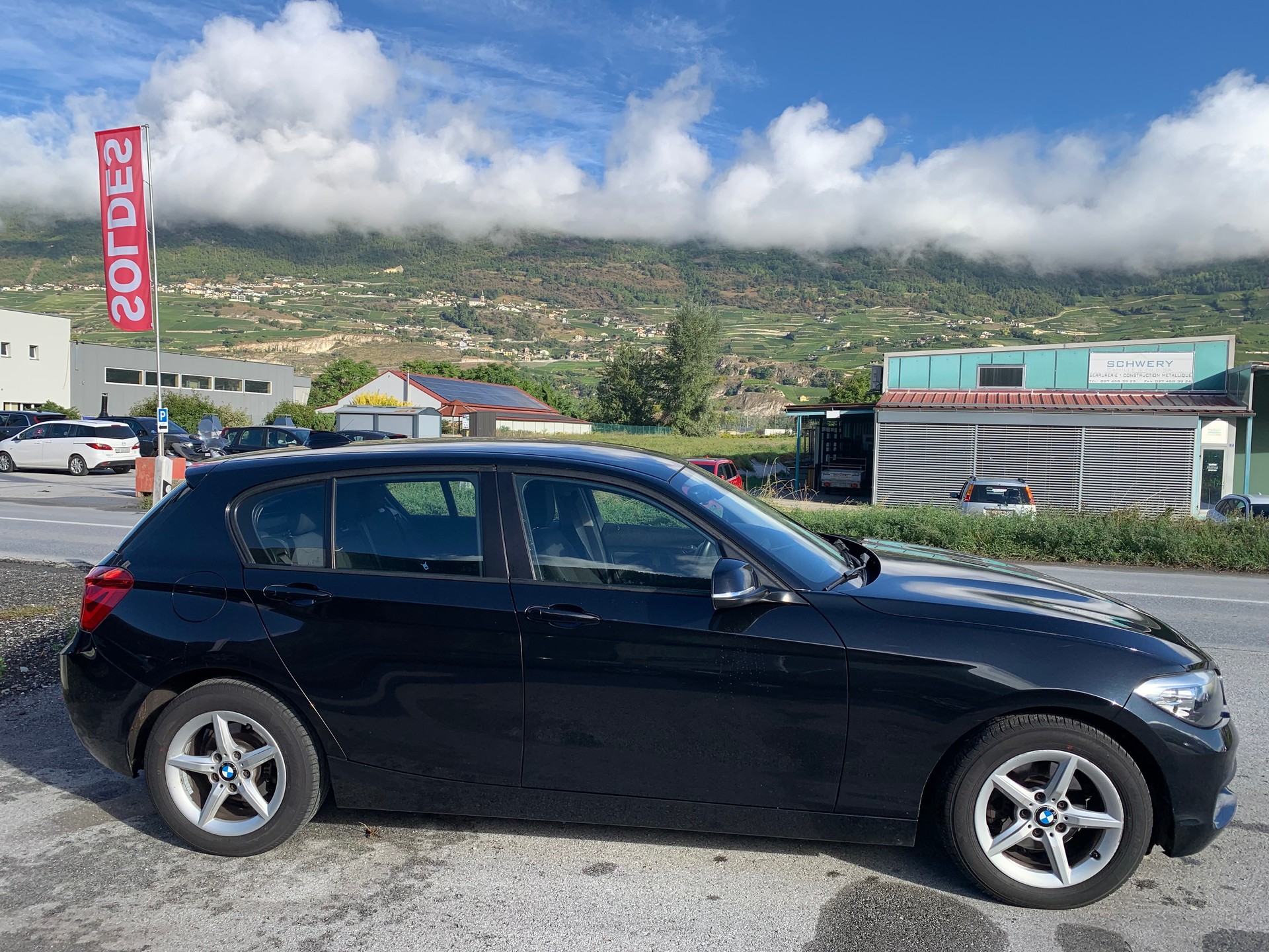 BMW 118d xDrive-showroom-element-2