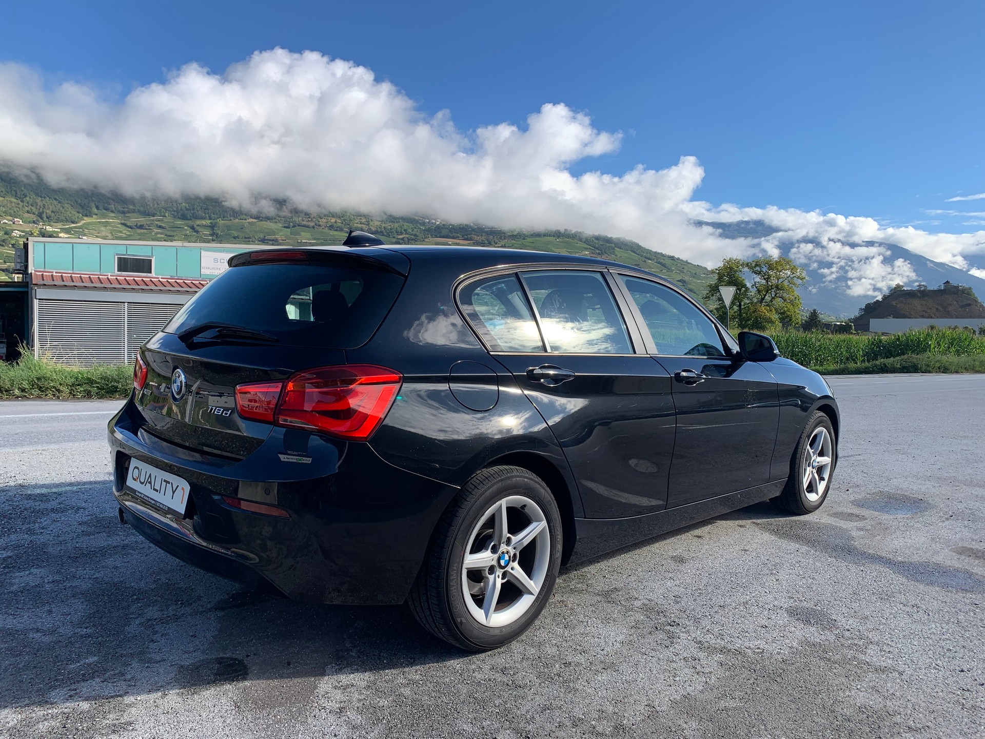 BMW 118d xDrive-image-4