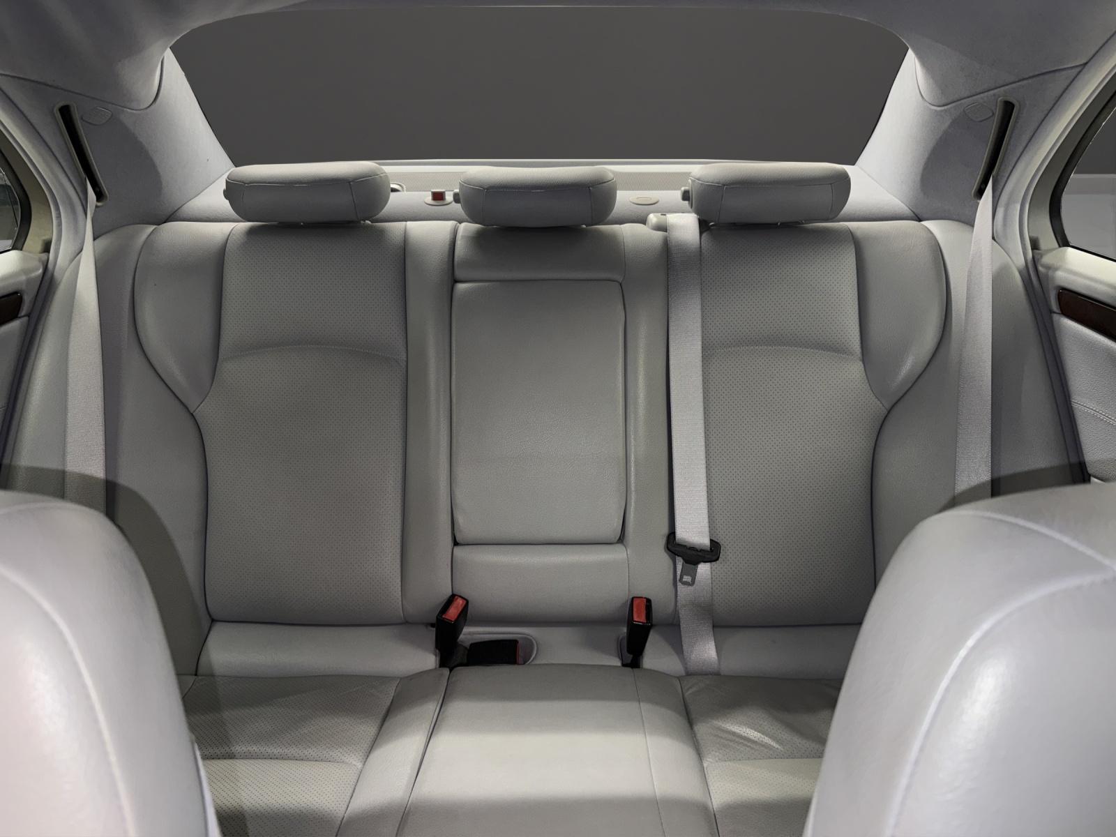 MERCEDES-BENZ C 240 Avantgarde-image-9