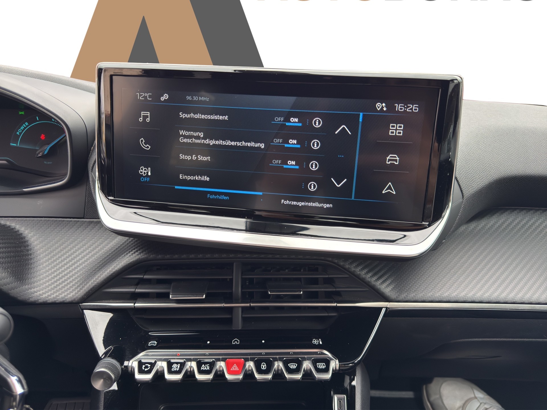 PEUGEOT 2008 1.2 Hybrid 145 Style-image-21