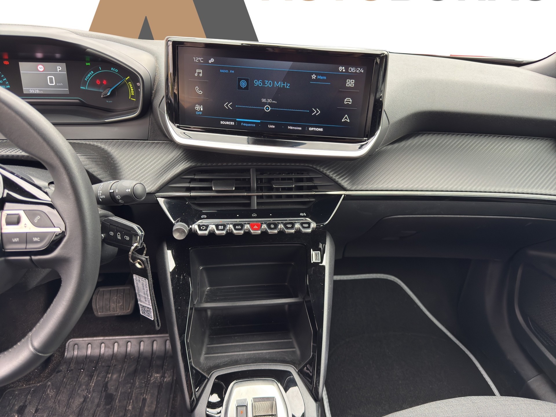 PEUGEOT 2008 1.2 Hybrid 145 Style-image-19
