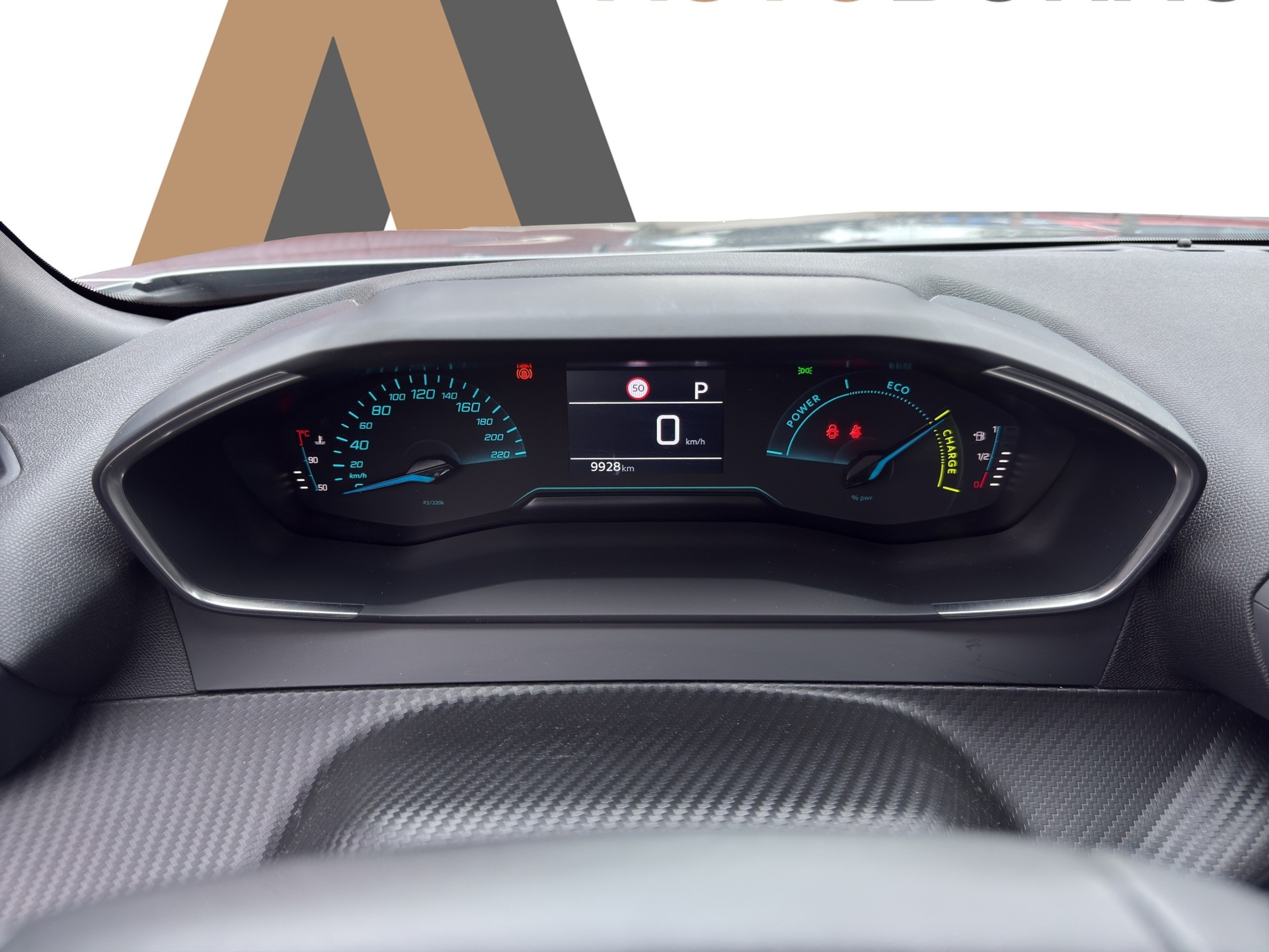 PEUGEOT 2008 1.2 Hybrid 145 Style-image-18