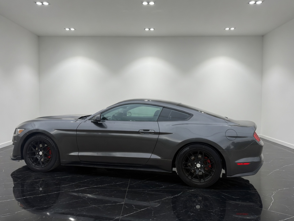 FORD Mustang Fastback 2.3 Automat-image-2