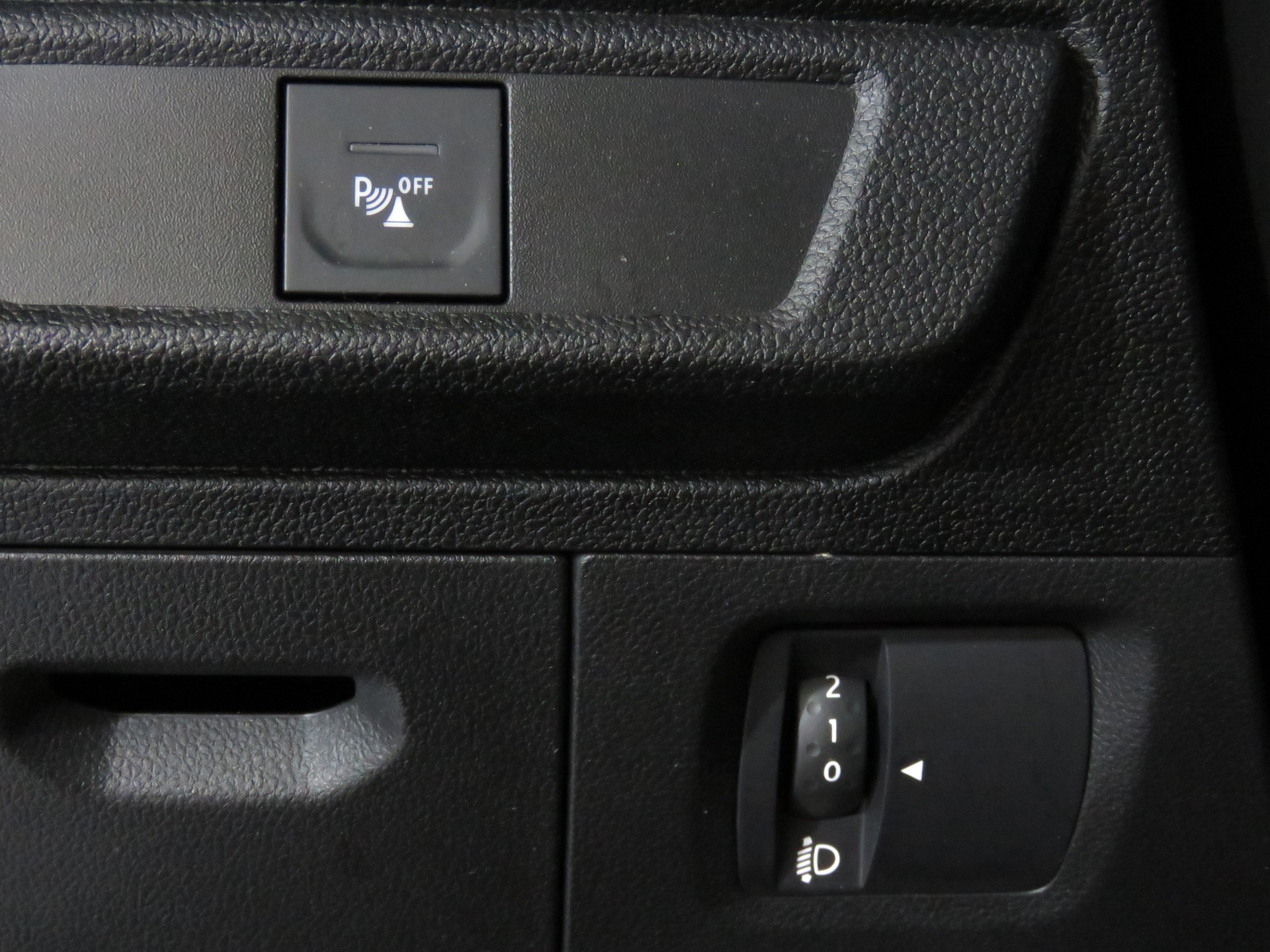DACIA Sandero TCe 90 Comfort-image-16