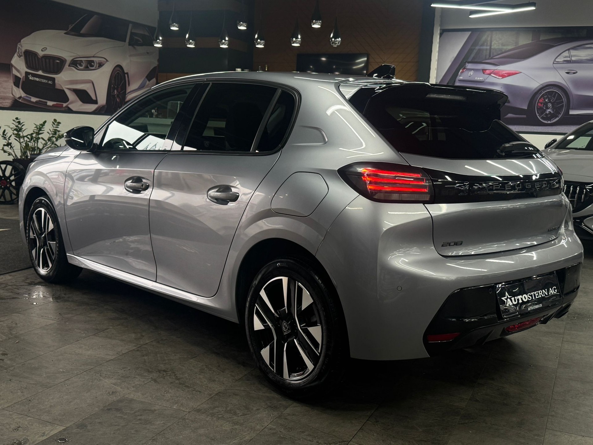 PEUGEOT 208 1.2 MHEV 110 Active-image-5