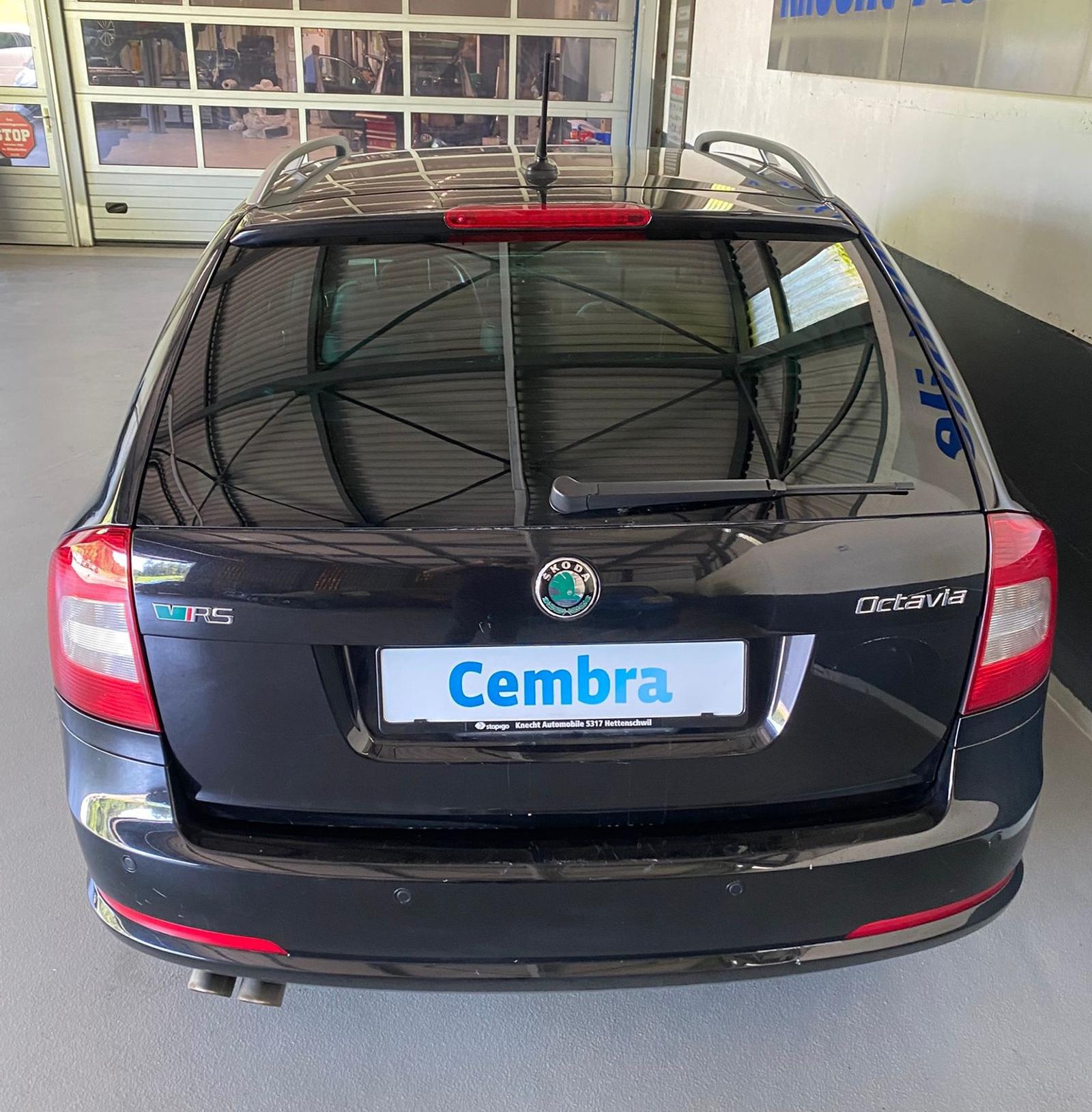 SKODA Octavia Combi 2.0 TDI RS-image-4