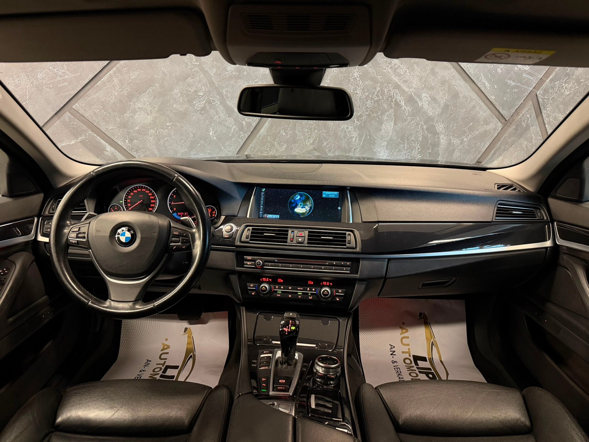 BMW 528i xDrive Steptronic-image-8