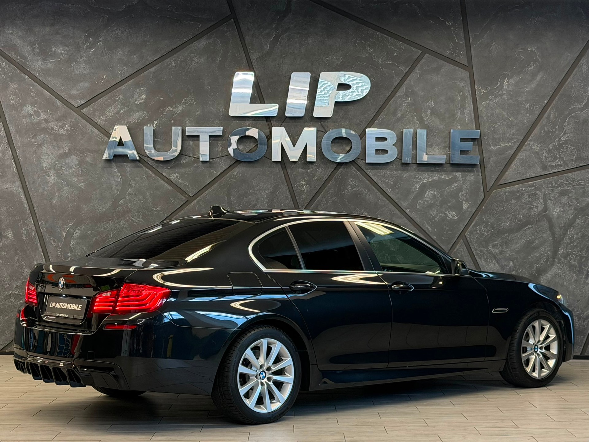 BMW 528i xDrive Steptronic-image-5
