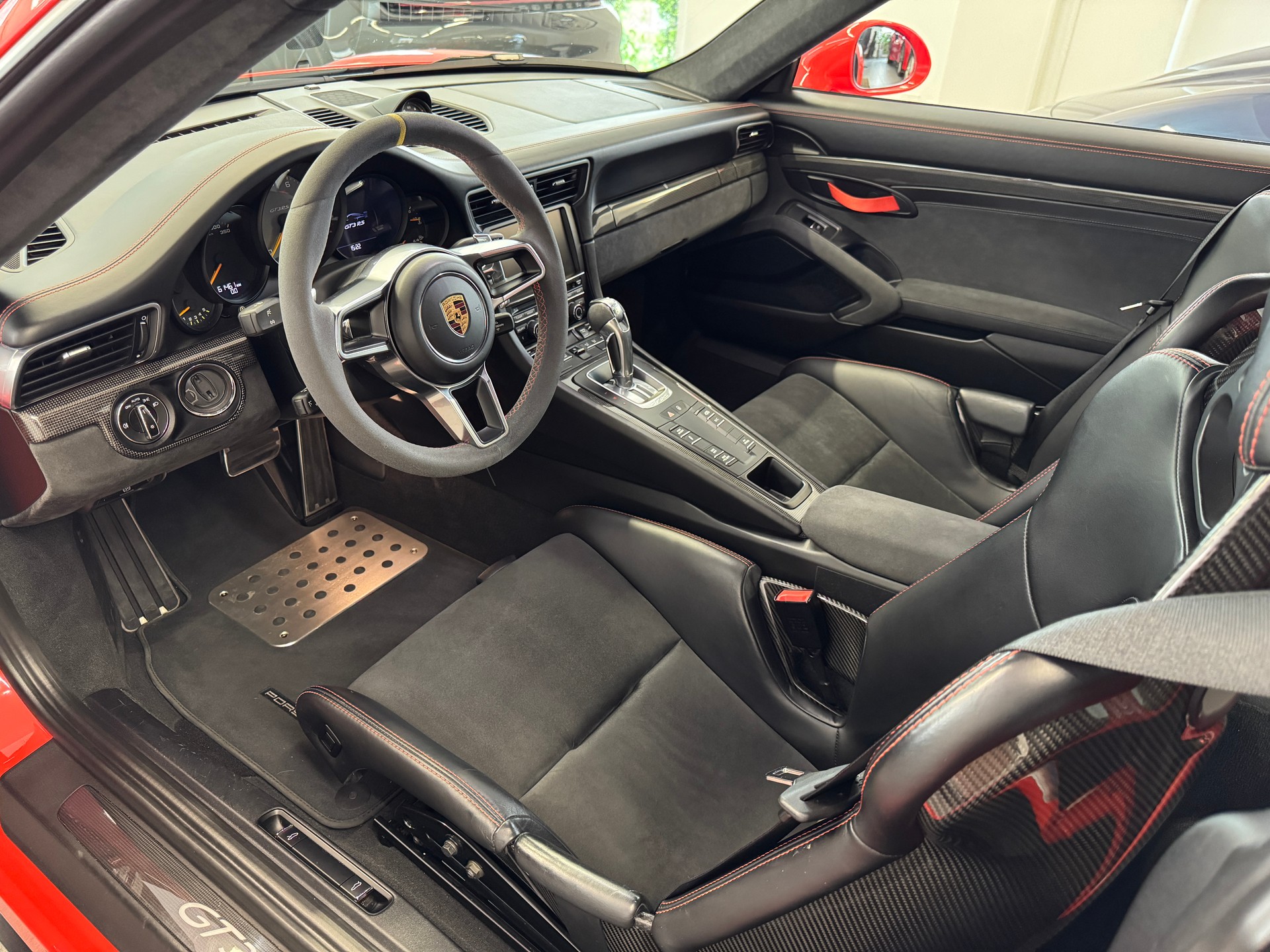 PORSCHE 911 GT3 RS PDK-image-9