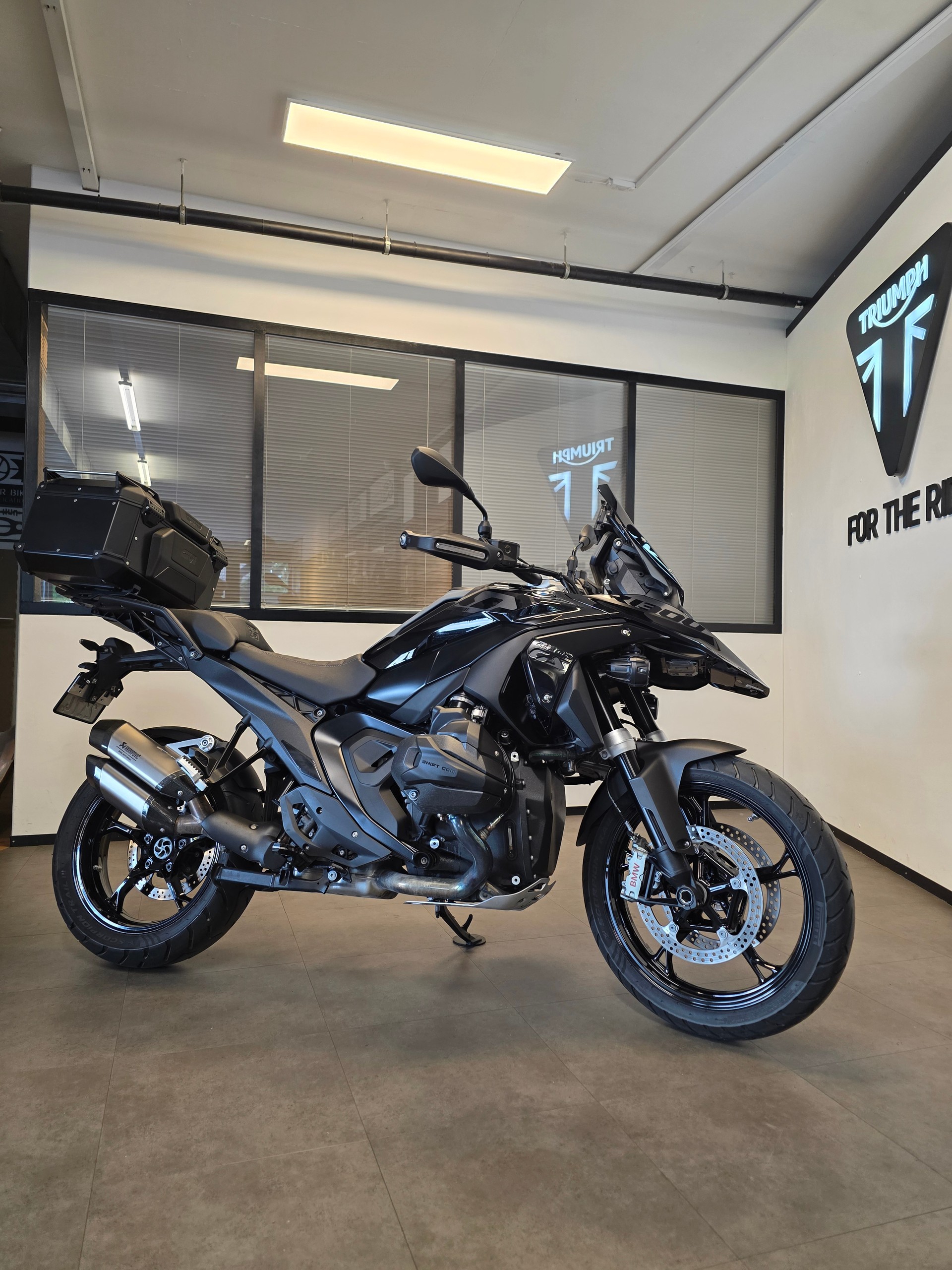 BMW R 1300 GS-image-0