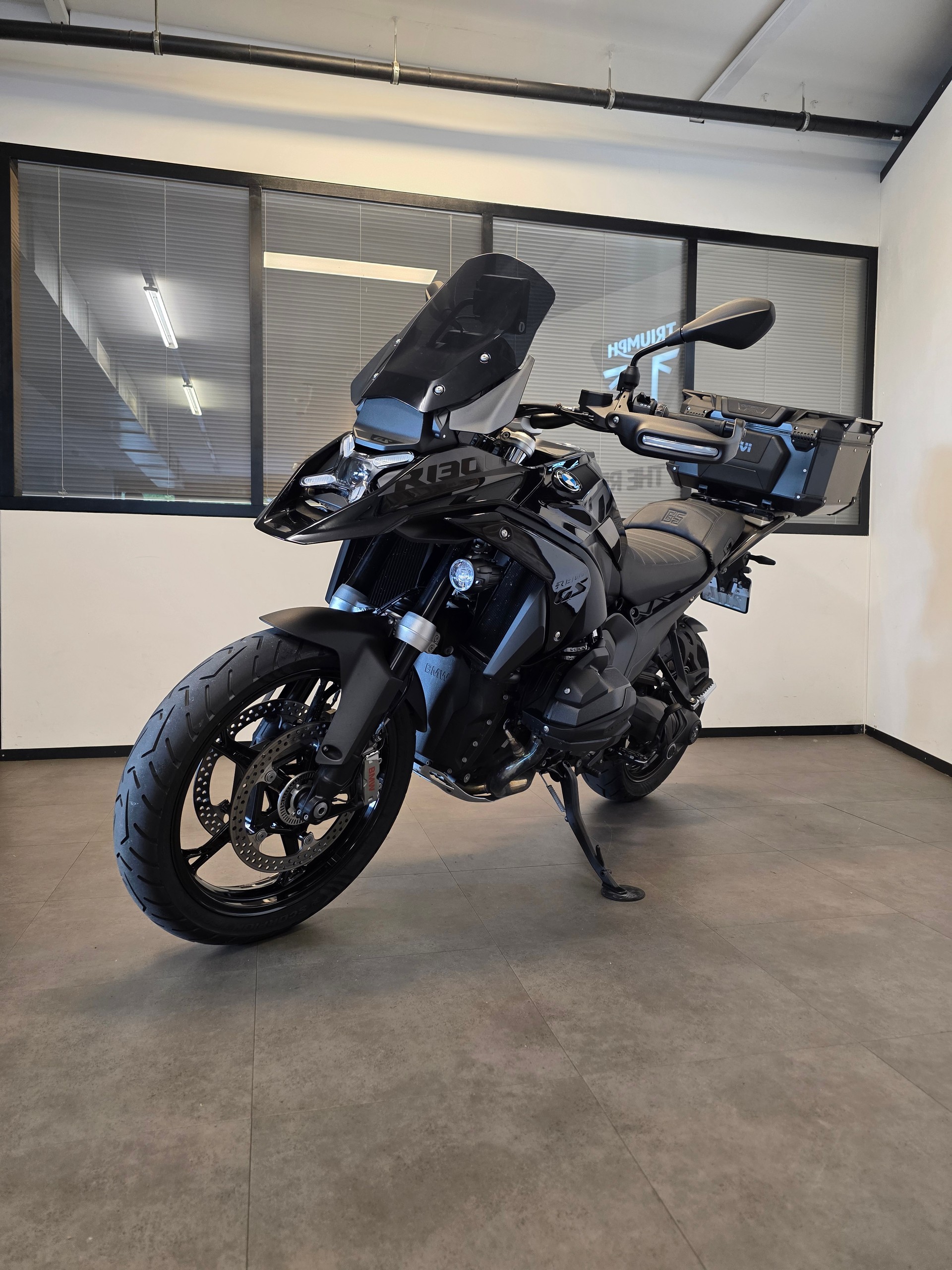 BMW R 1300 GS-image-1