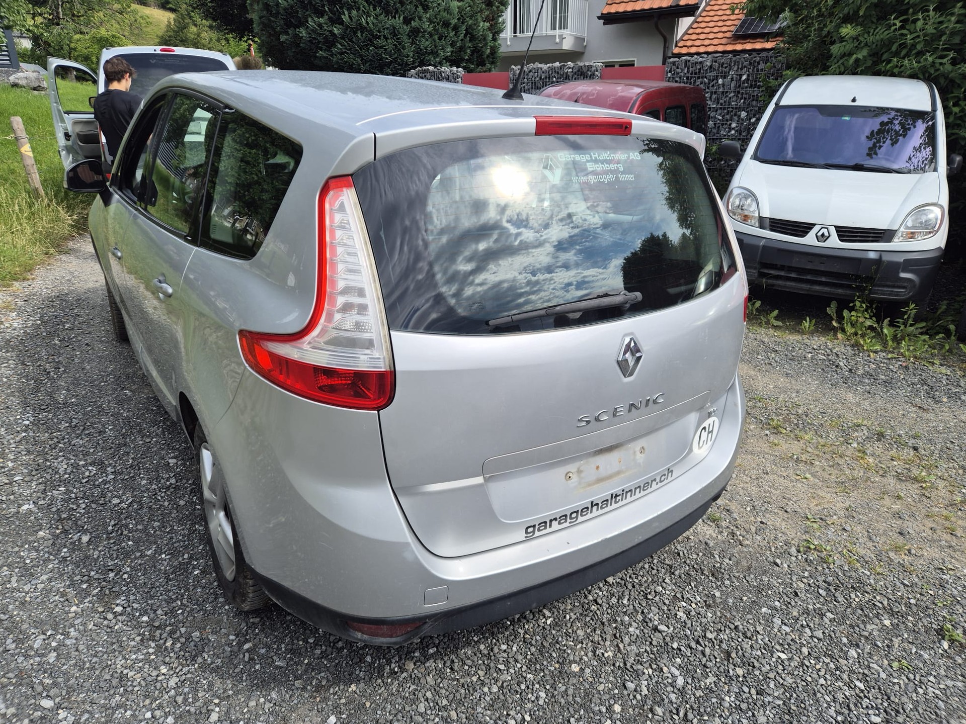 RENAULT Grand Scénic 1.4 16V Turbo Dynamique-image-3