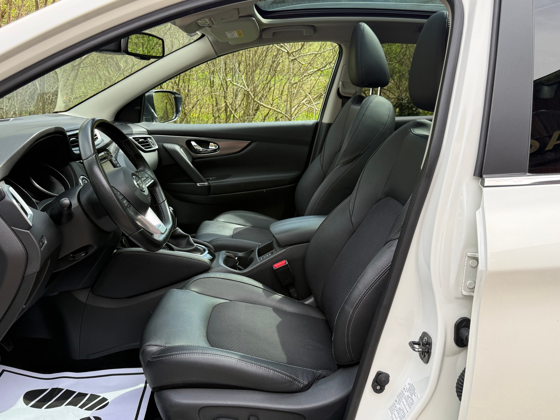 NISSAN Qashqai 1.6 dCi tekna Xtronic CVT-image-10