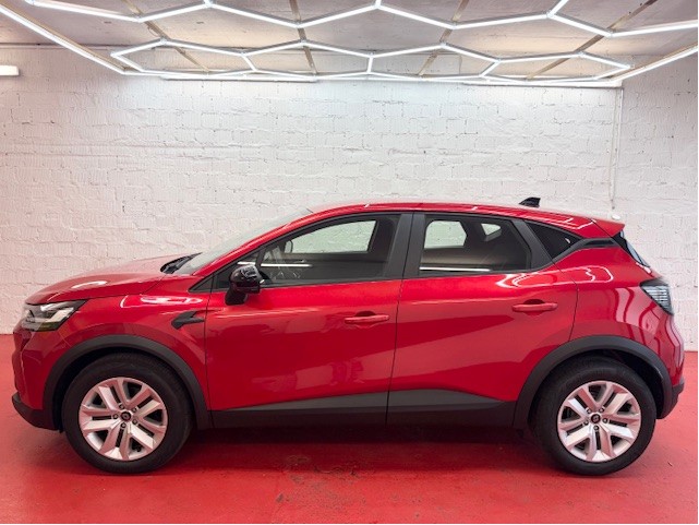 RENAULT Captur 1.3 TCe Techno EDC-showroom-element-2