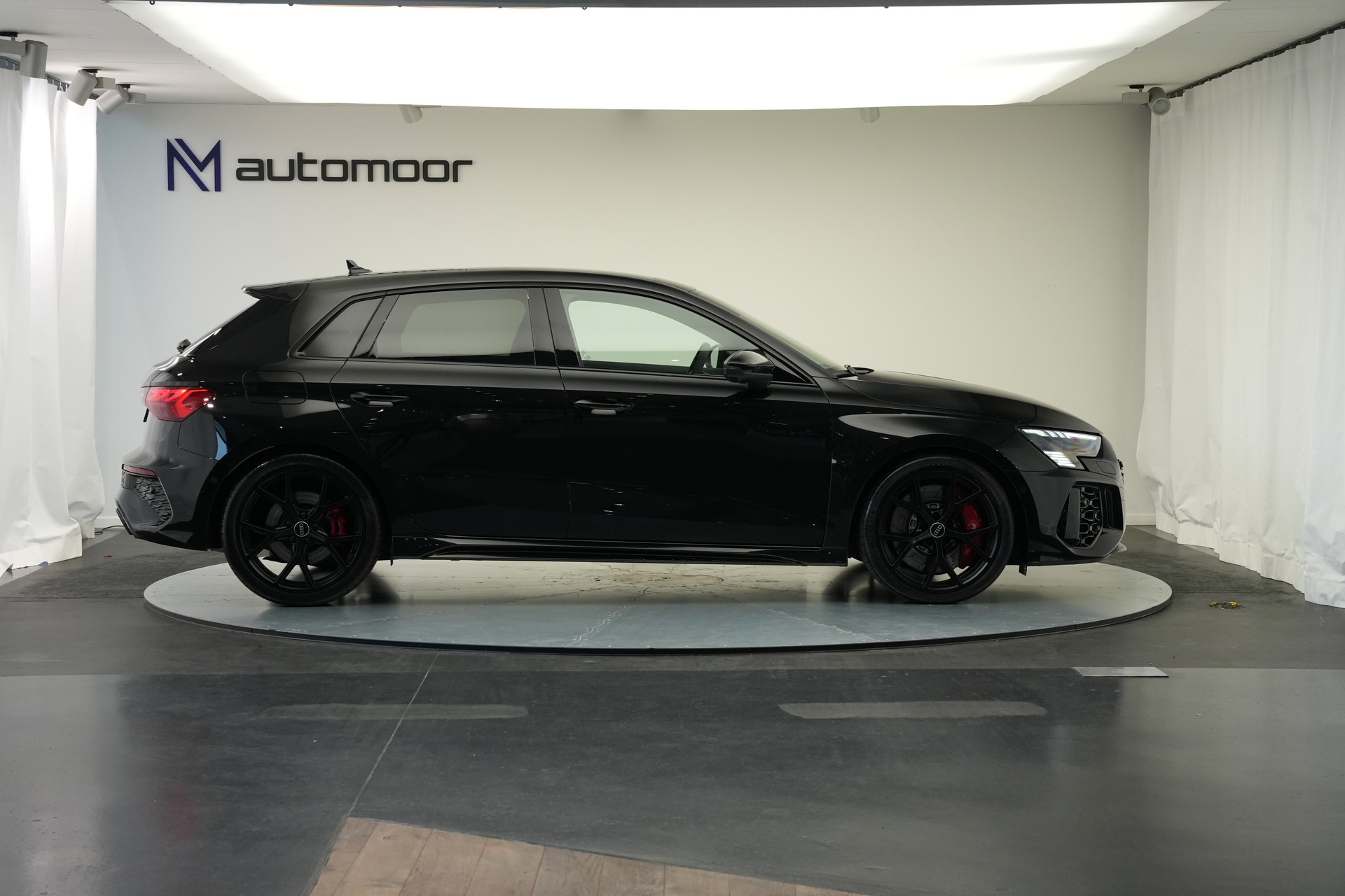 AUDI RS3 Sportback 2.5 TSI quattro S-tronic *CH-Fahrzeug* *HuD* *Assistenzpaket*-showroom-element-3