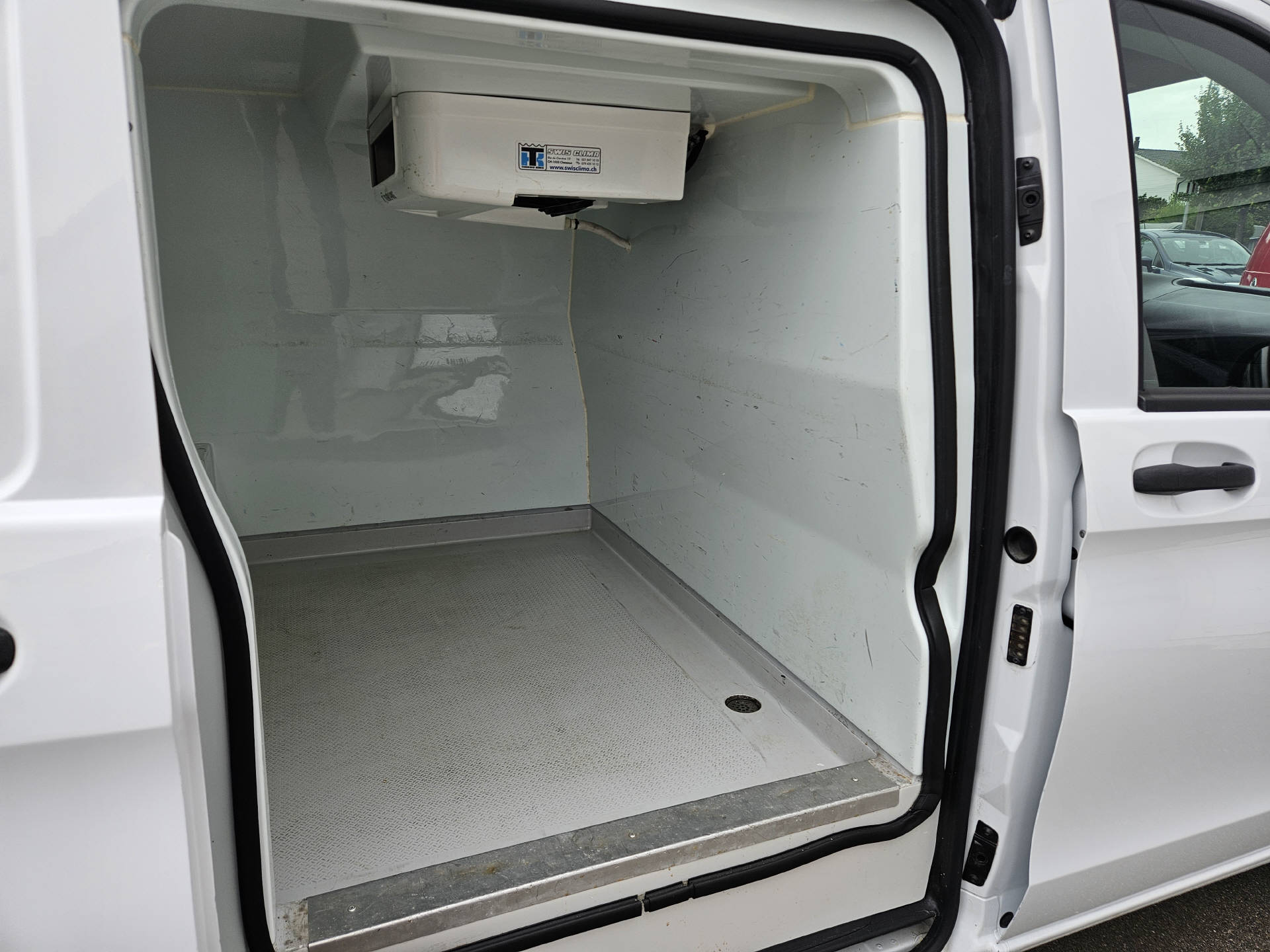 MERCEDES-BENZ Vito 114 Kaw. L 2.2 CDI * 4x4 * Standkühlung *-image-14