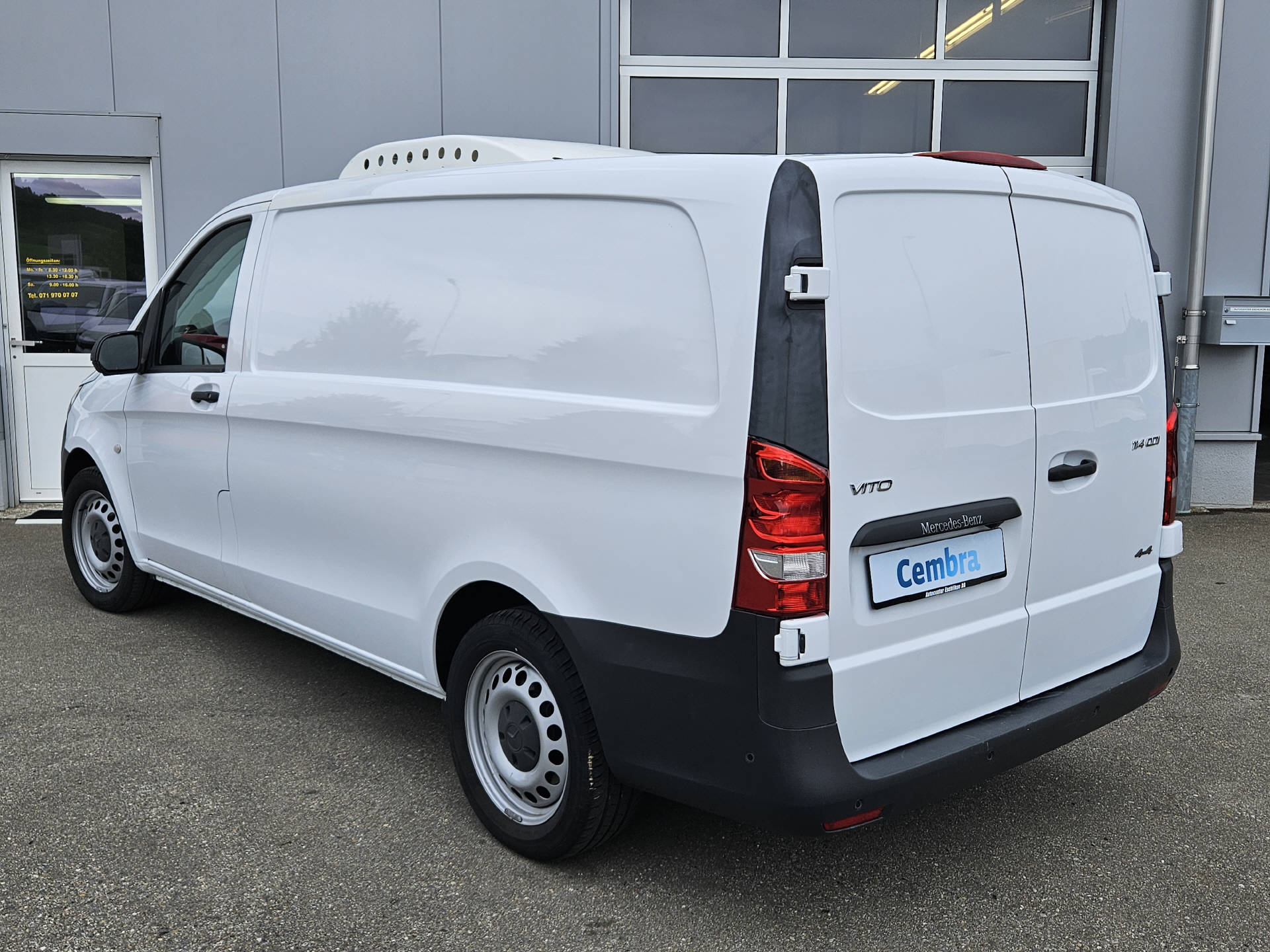 MERCEDES-BENZ Vito 114 Kaw. L 2.2 CDI * 4x4 * Standkühlung *-image-9