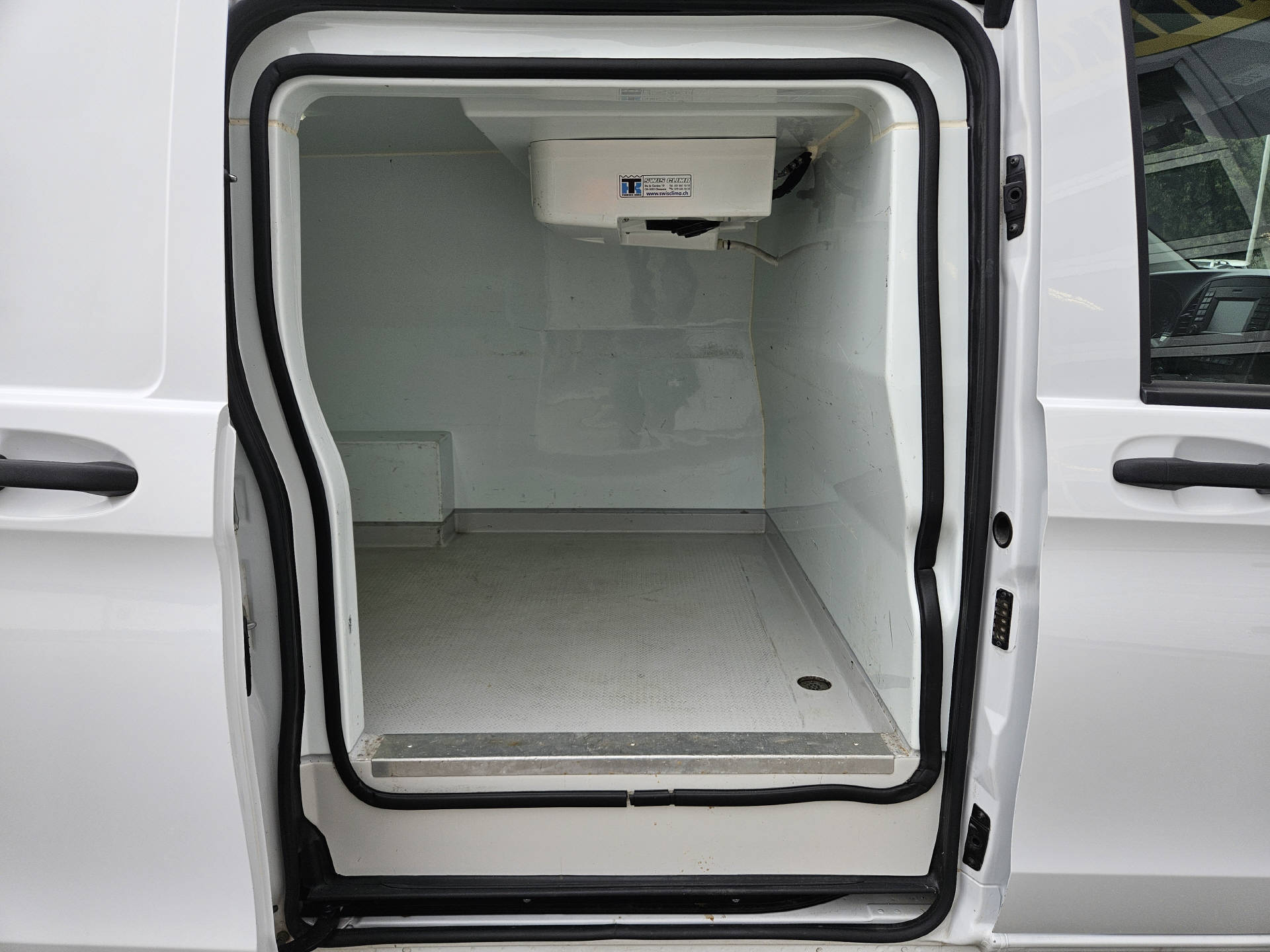 MERCEDES-BENZ Vito 114 Kaw. L 2.2 CDI * 4x4 * Standkühlung *-image-13