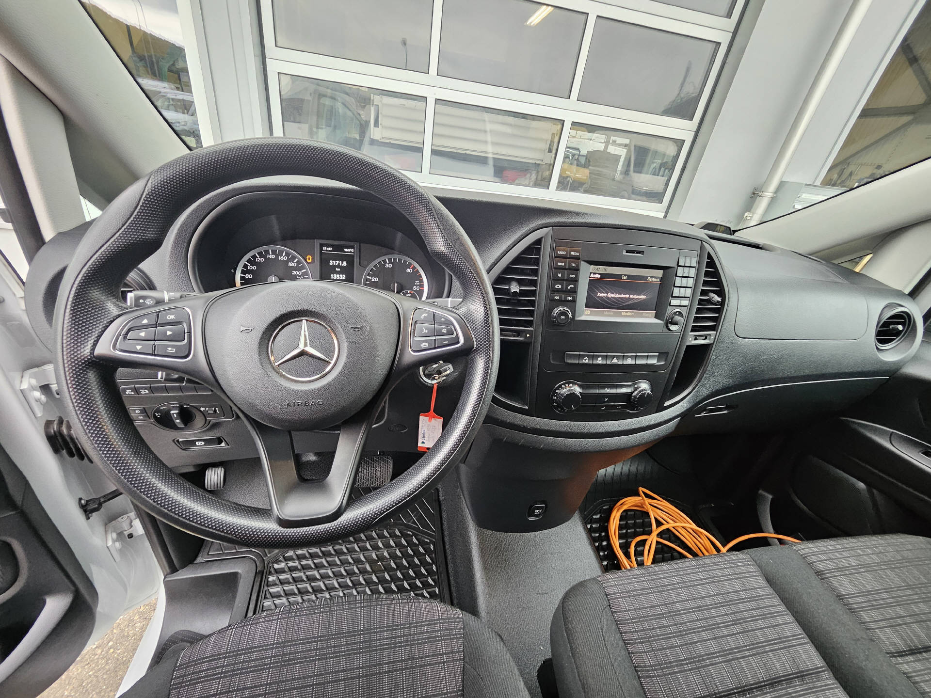 MERCEDES-BENZ Vito 114 Kaw. L 2.2 CDI * 4x4 * Standkühlung *-image-19