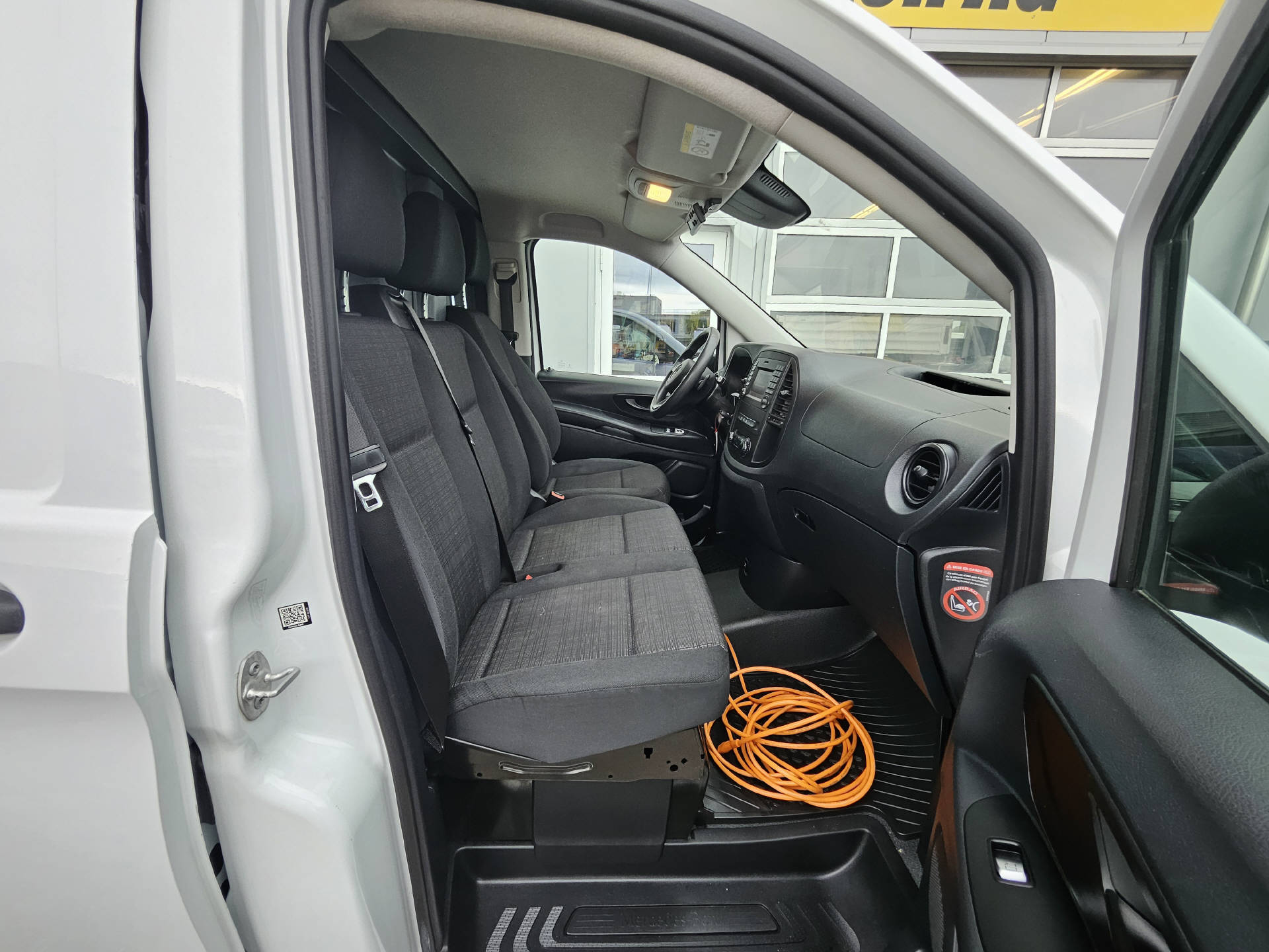 MERCEDES-BENZ Vito 114 Kaw. L 2.2 CDI * 4x4 * Standkühlung *-image-22