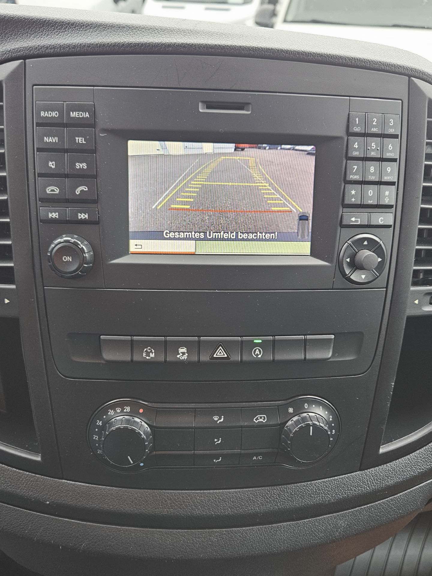 MERCEDES-BENZ Vito 114 Kaw. L 2.2 CDI * 4x4 * Standkühlung *-image-2