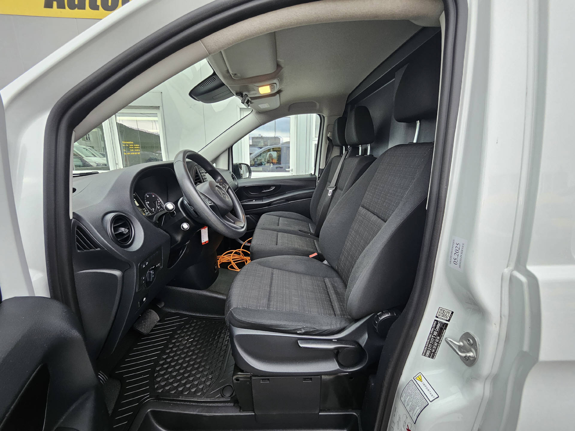 MERCEDES-BENZ Vito 114 Kaw. L 2.2 CDI * 4x4 * Standkühlung *-image-20