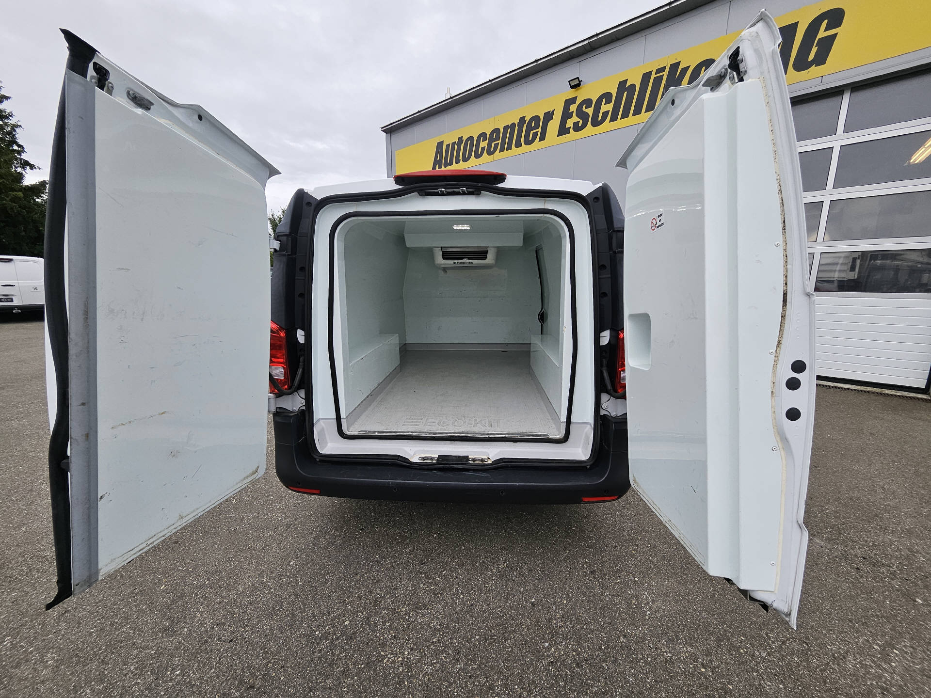 MERCEDES-BENZ Vito 114 Kaw. L 2.2 CDI * 4x4 * Standkühlung *-image-17