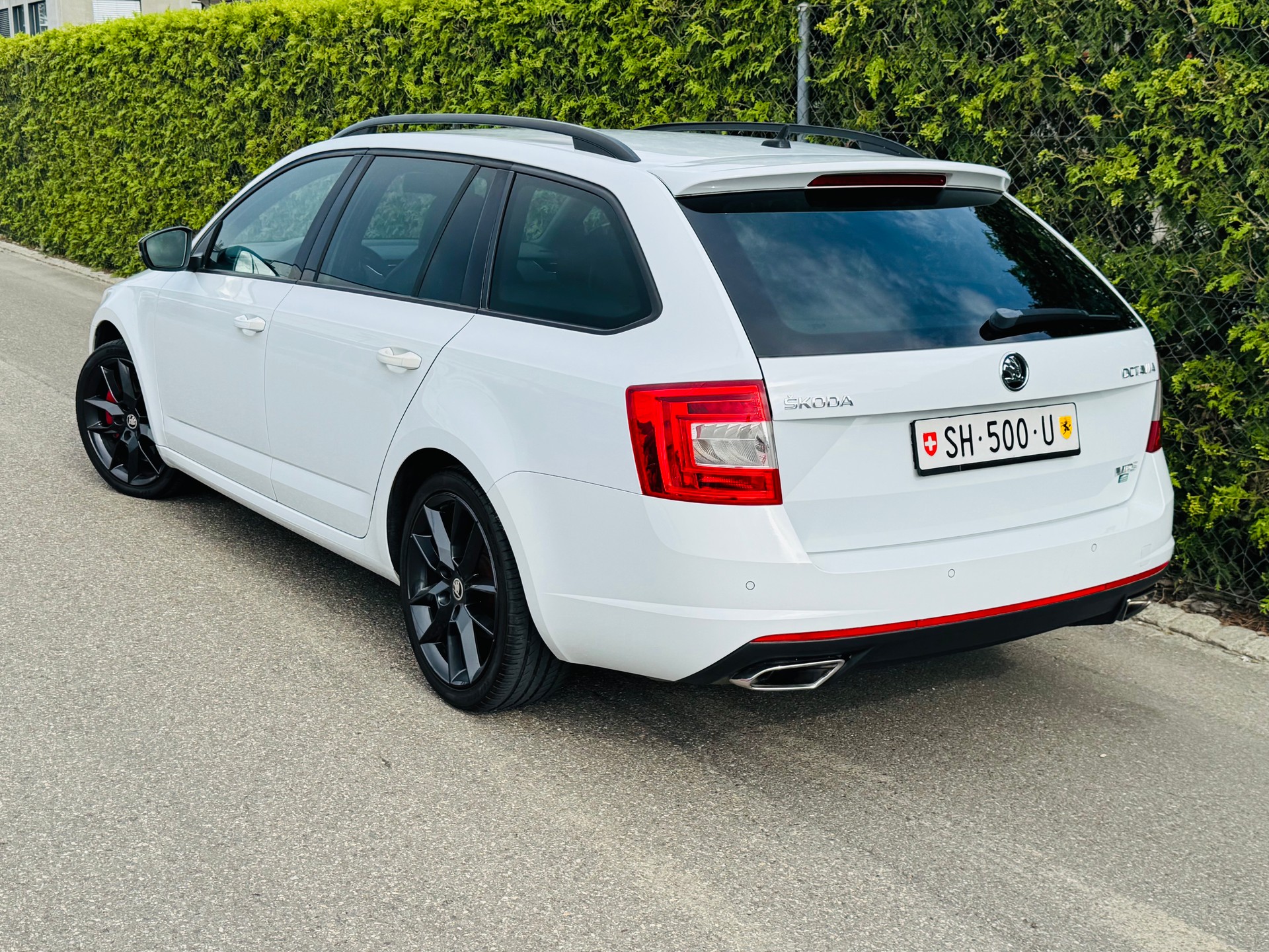 SKODA Octavia Combi 2.0 TSI RS DSG-image-3