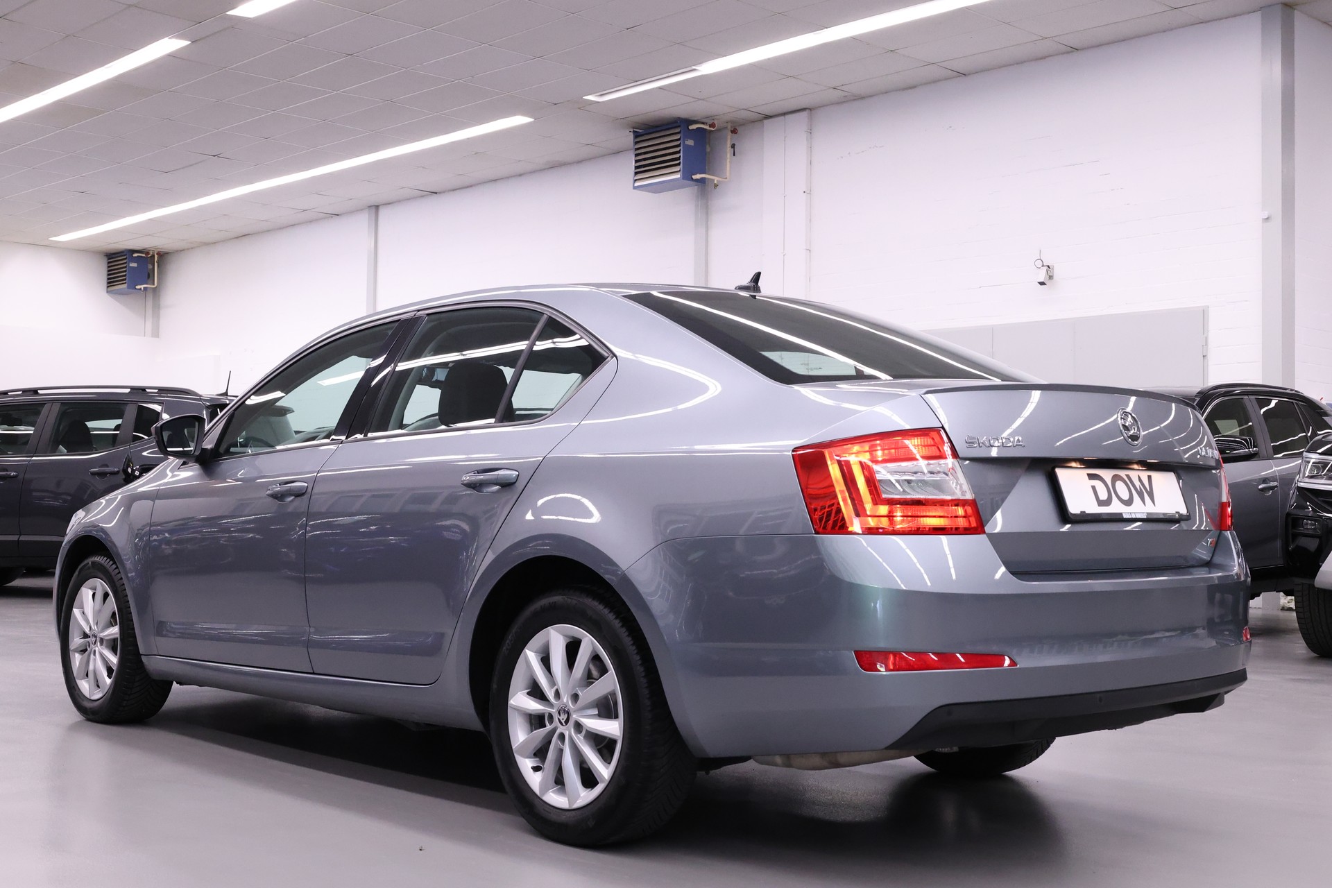 SKODA Octavia 1.8 TSI Elegance DSG-showroom-element-3