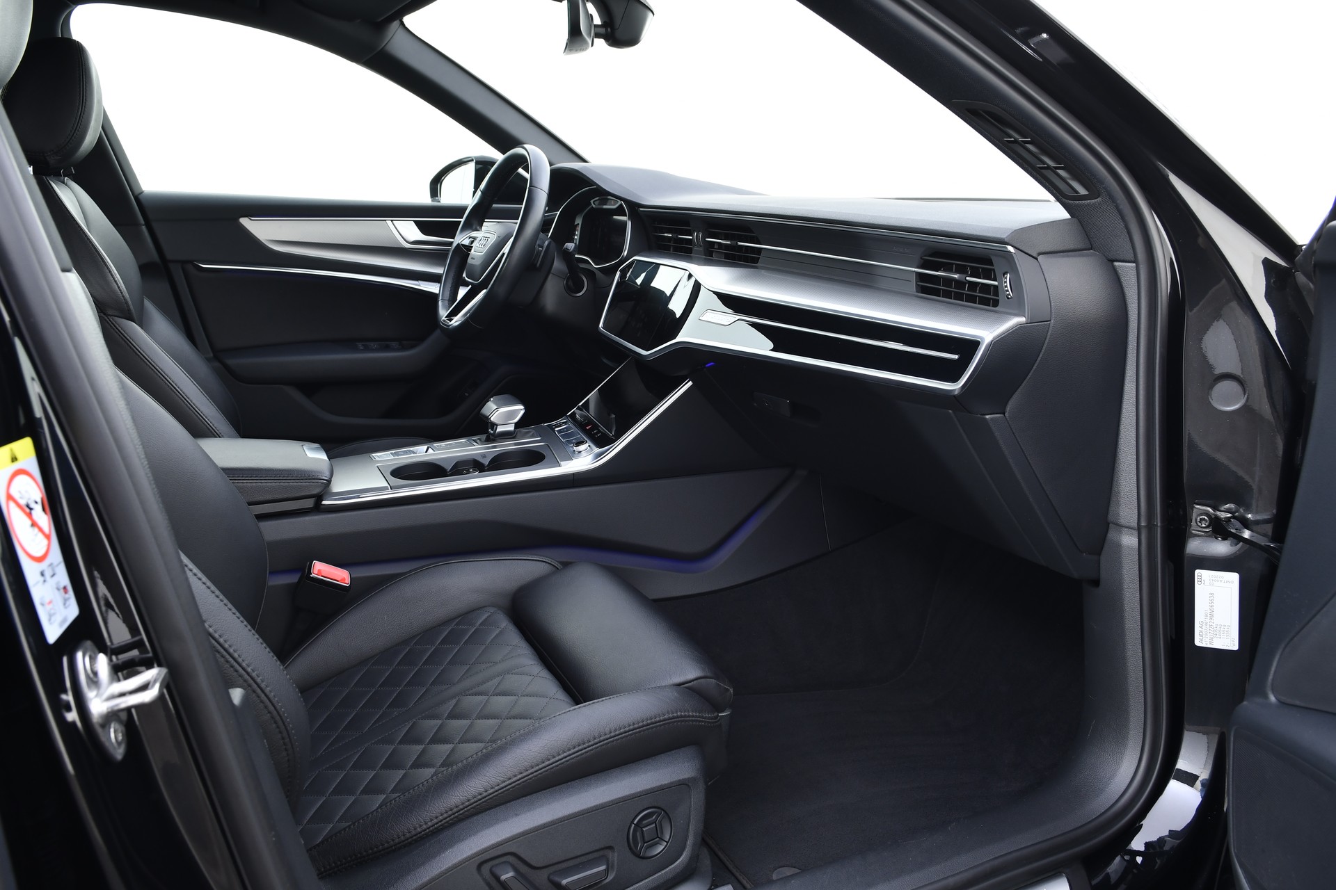 AUDI A6 Avant 45 TFSI Sport S-tronic quattro-image-19