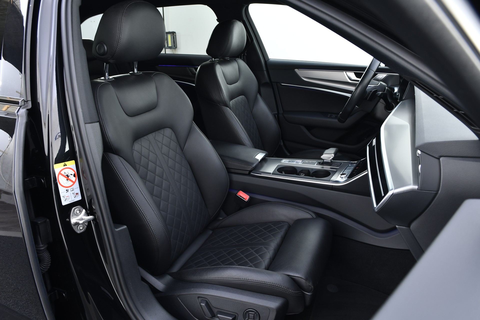 AUDI A6 Avant 45 TFSI Sport S-tronic quattro-image-20