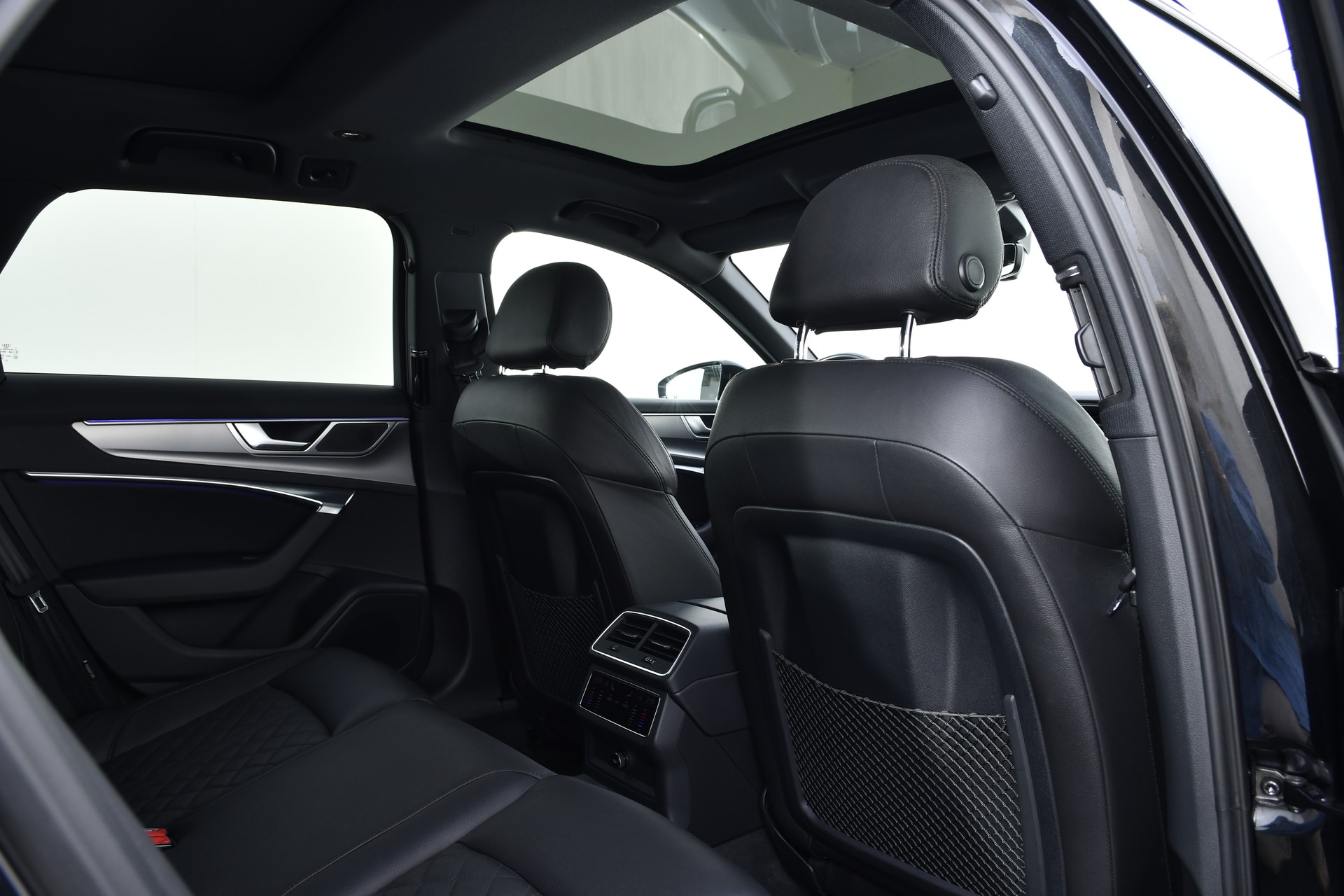 AUDI A6 Avant 45 TFSI Sport S-tronic quattro-image-22