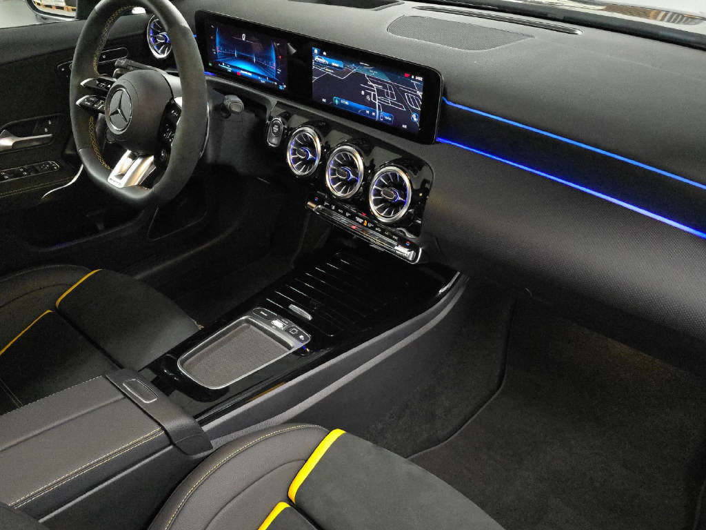 MERCEDES-BENZ A 45 S AMG 4matic+-image-10