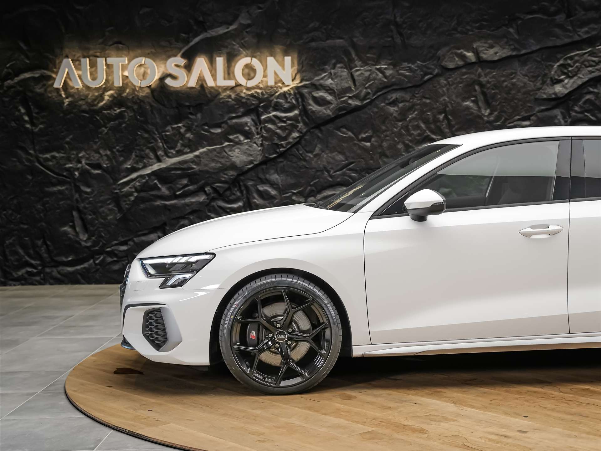 AUDI S3 Sportback 2.0 TFSI quattro S-tronic 19" Felgen*Assistenzpaket*-image-15