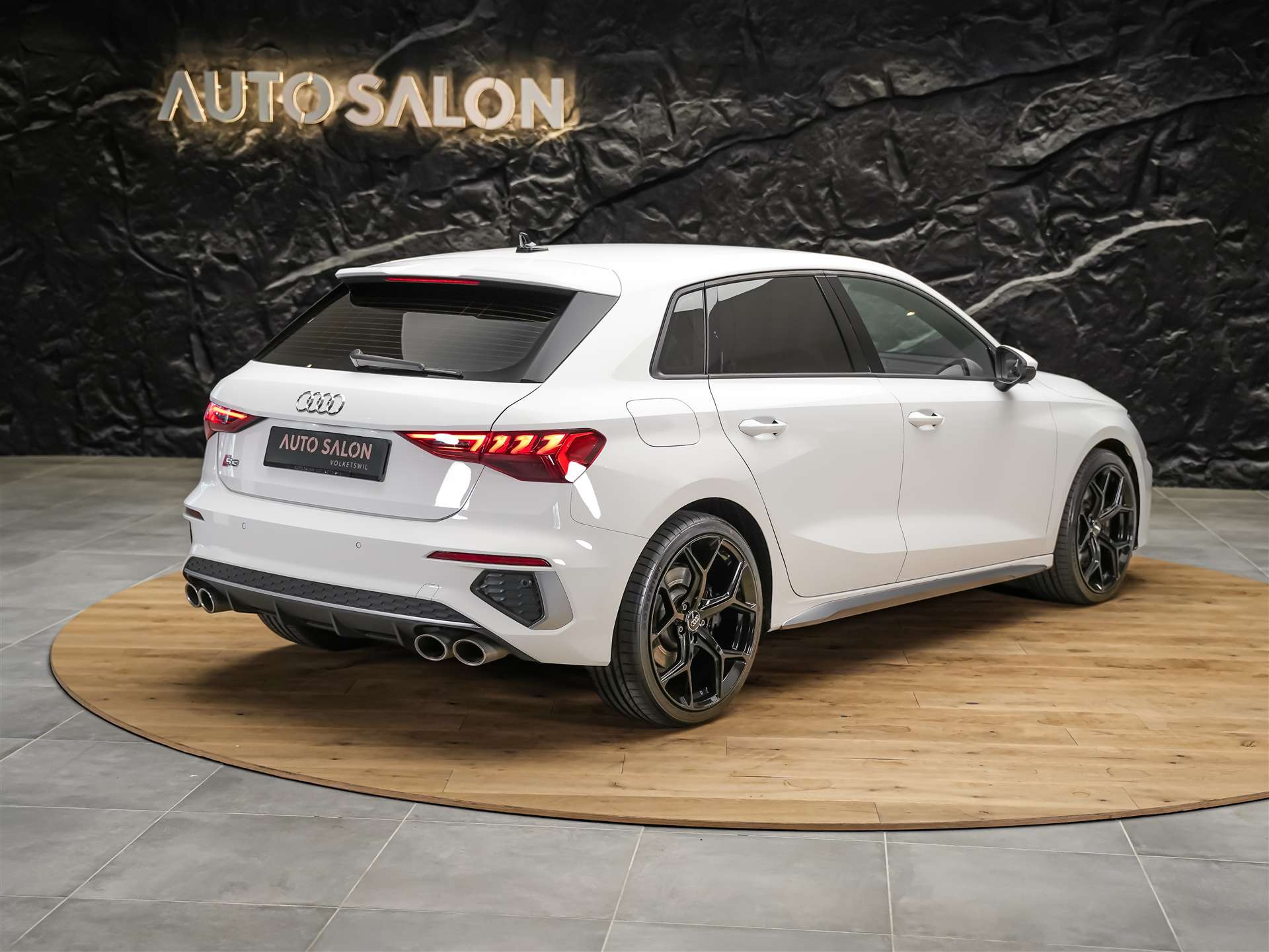 AUDI S3 Sportback 2.0 TFSI quattro S-tronic 19" Felgen*Assistenzpaket*-image-4