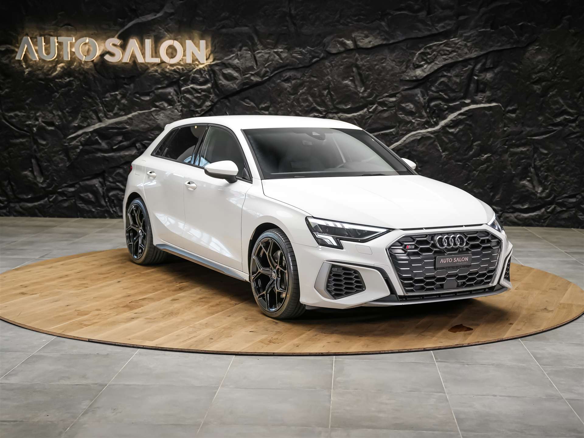 AUDI S3 Sportback 2.0 TFSI quattro S-tronic 19" Felgen*Assistenzpaket*-image-5