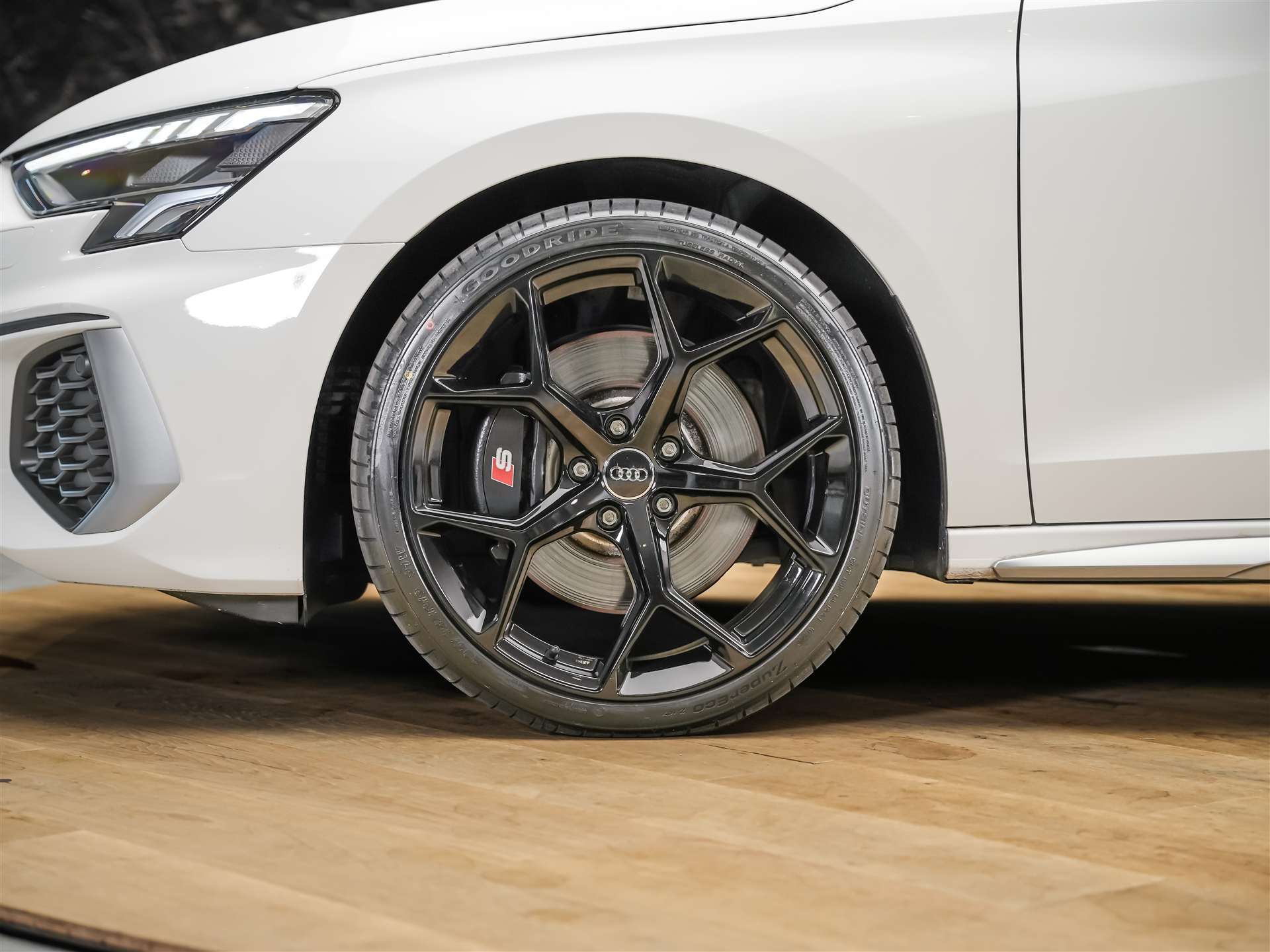 AUDI S3 Sportback 2.0 TFSI quattro S-tronic 19" Felgen*Assistenzpaket*-image-16