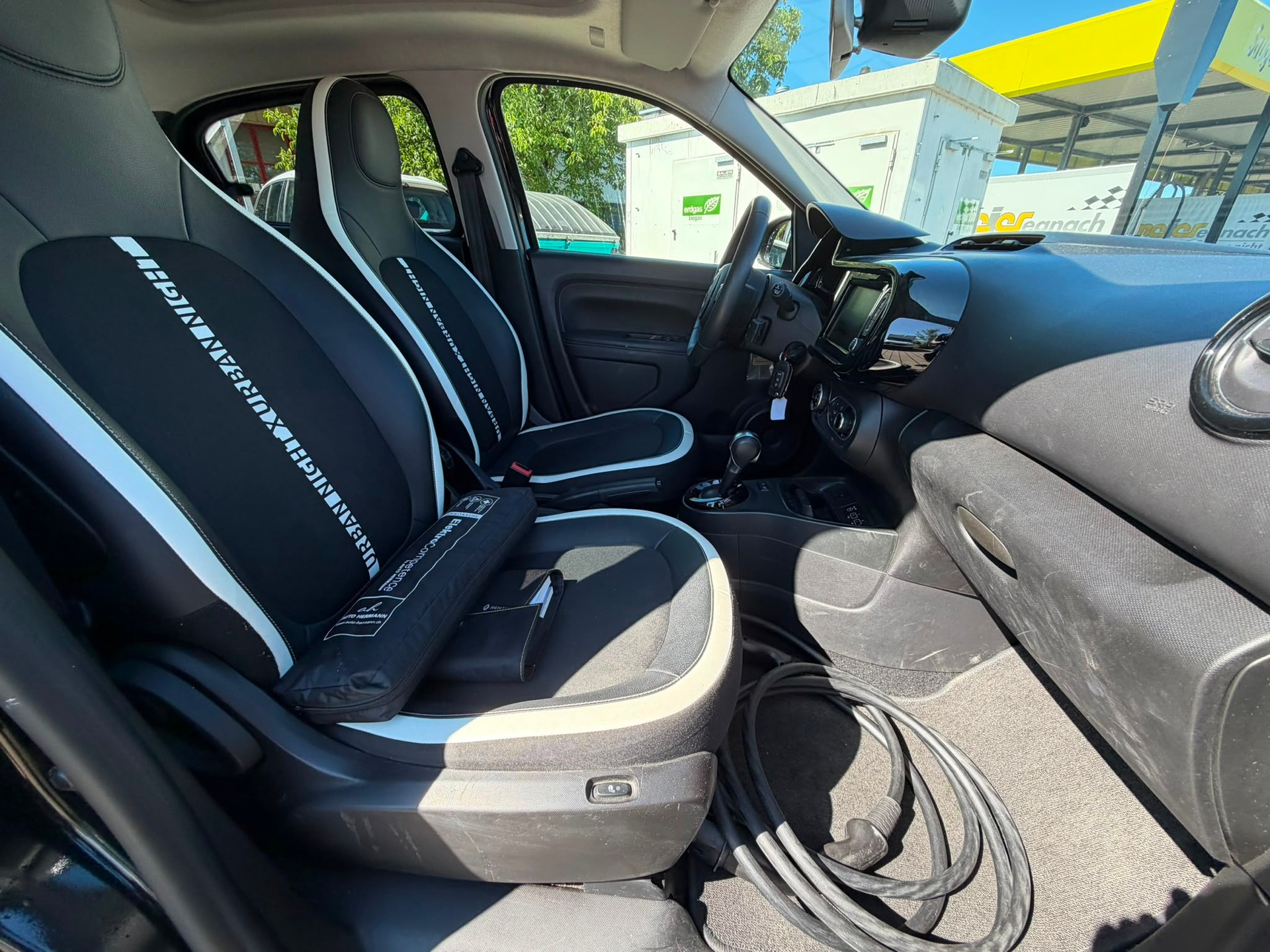 RENAULT Twingo Electric Urban Night-image-12