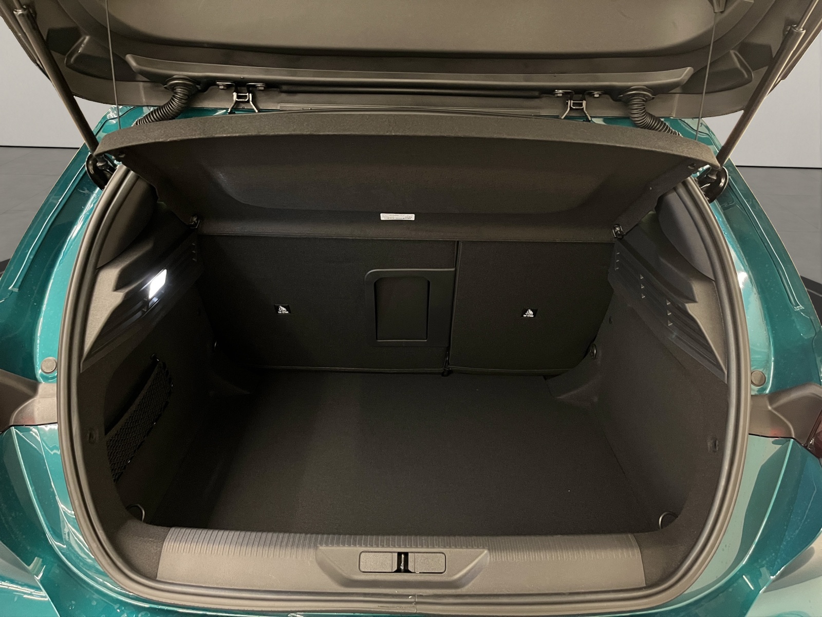 PEUGEOT 308 1.2 Hybrid GT-image-12