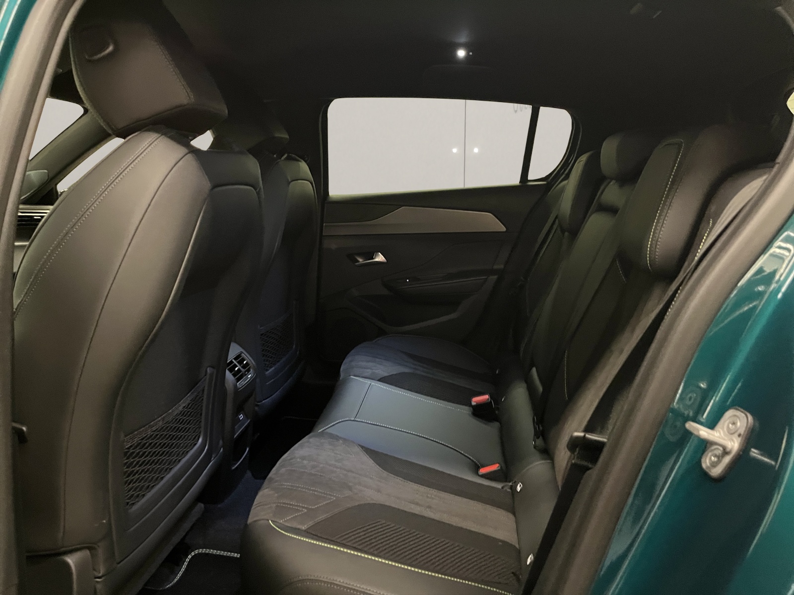 PEUGEOT 308 1.2 Hybrid GT-image-6