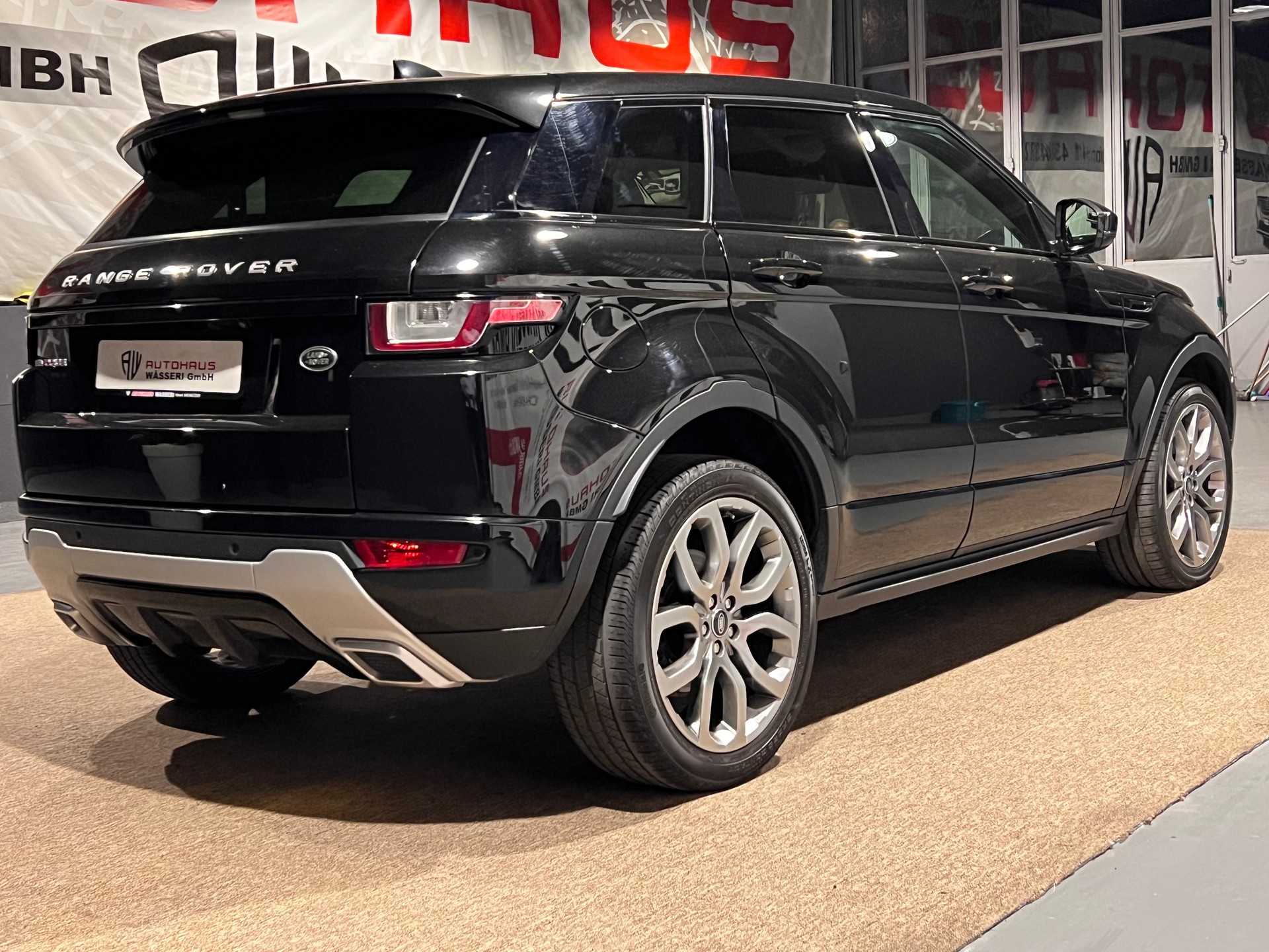LAND ROVER Range Rover Evoque 2.0 Si4 Autobiography AT9-showroom-element-2