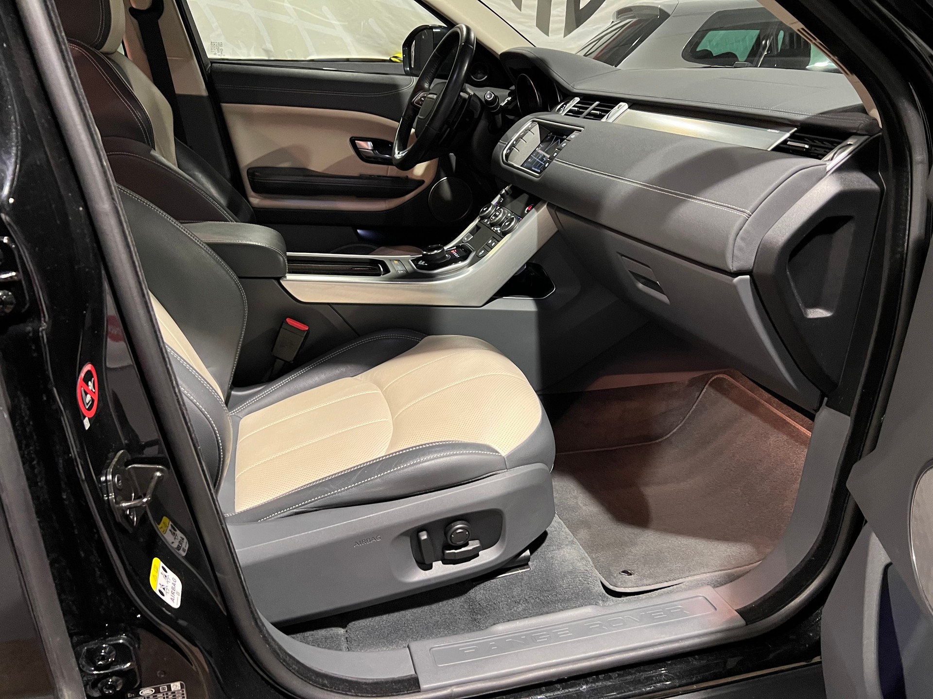LAND ROVER Range Rover Evoque 2.0 Si4 Autobiography AT9-image-12
