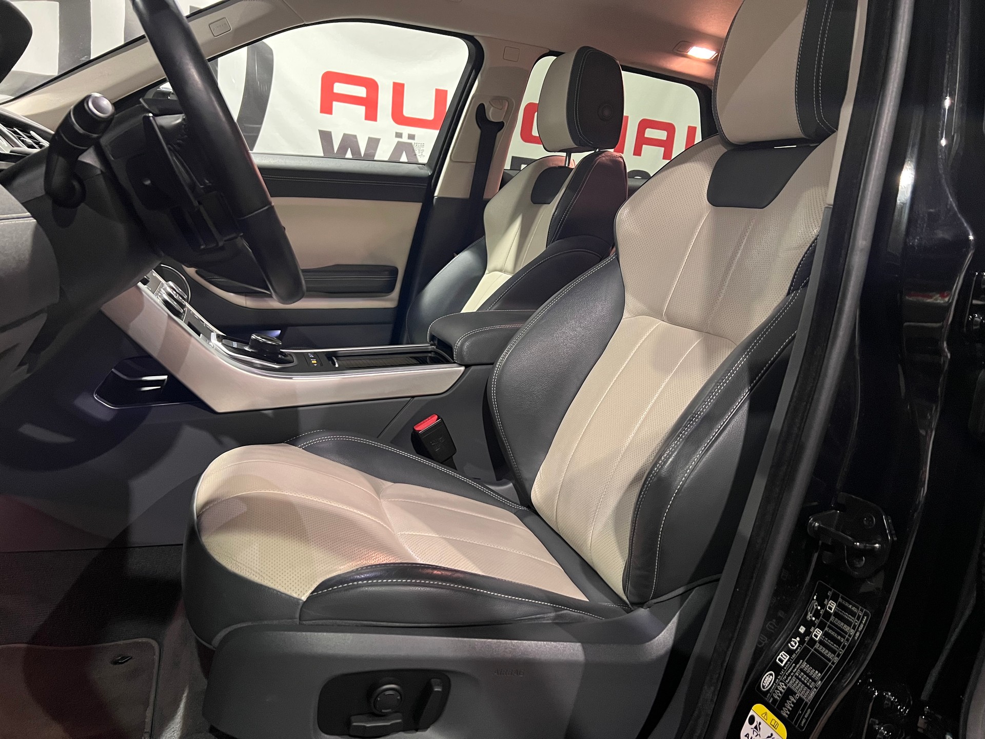 LAND ROVER Range Rover Evoque 2.0 Si4 Autobiography AT9-image-11