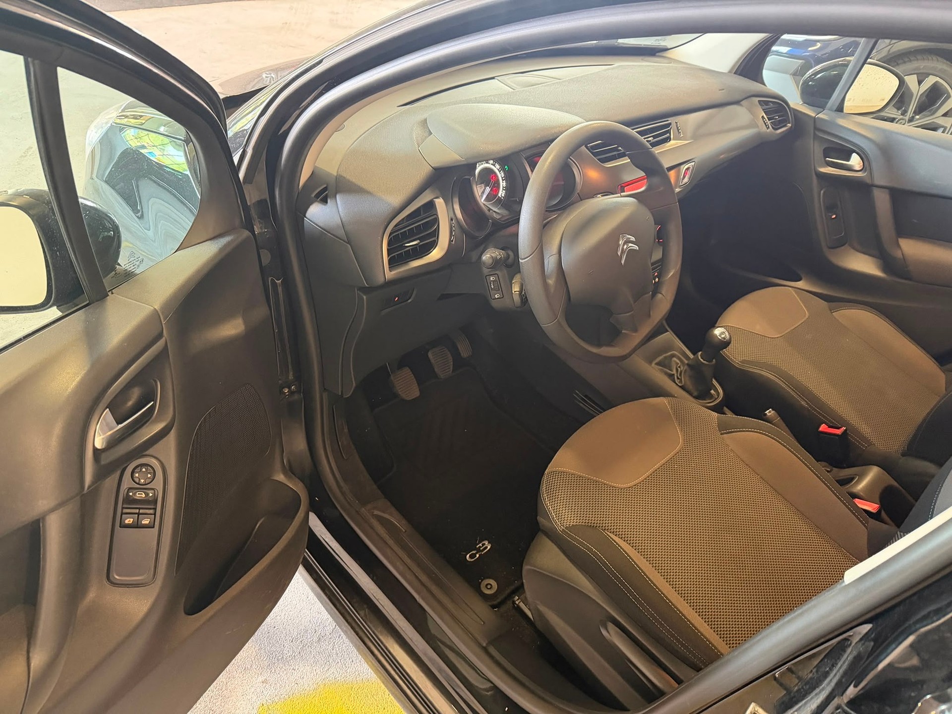 CITROEN C3 1.2i Séduction-image-6
