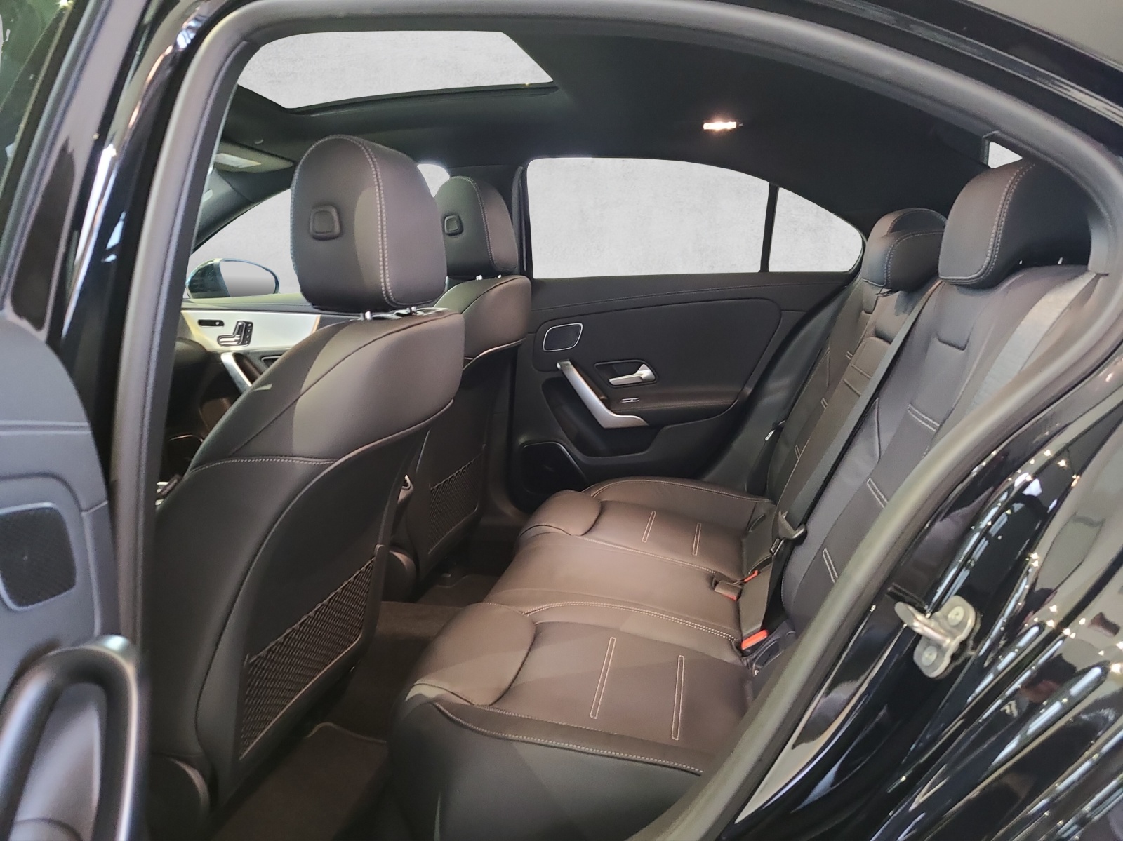 MERCEDES-BENZ A 250 4Matic 8G-DCT-image-10