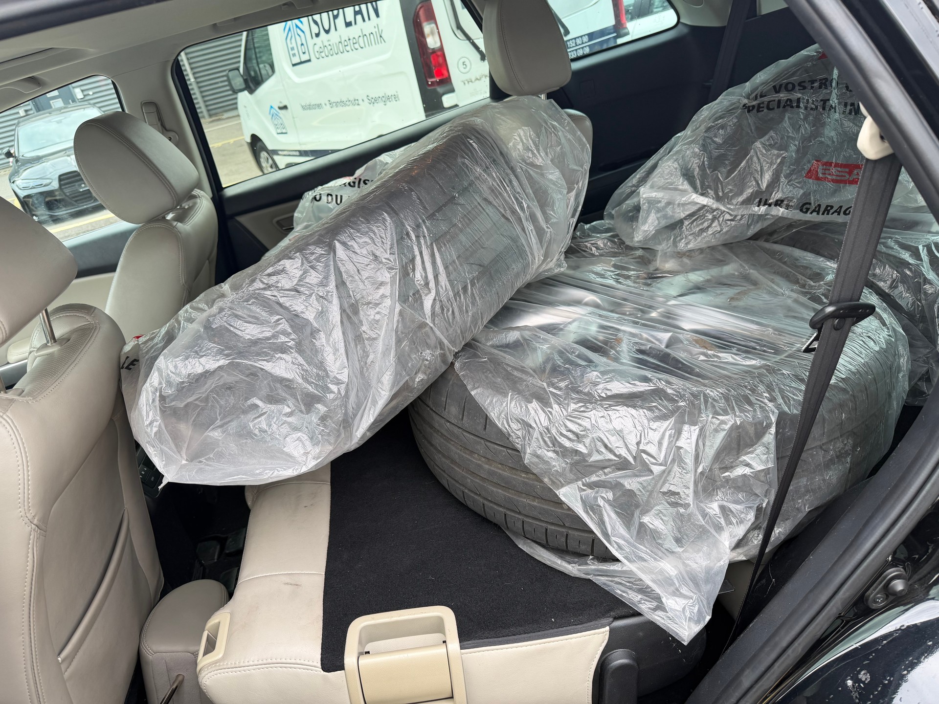 MAZDA CX-9 3.7 V6 Revolution Automatic-image-9