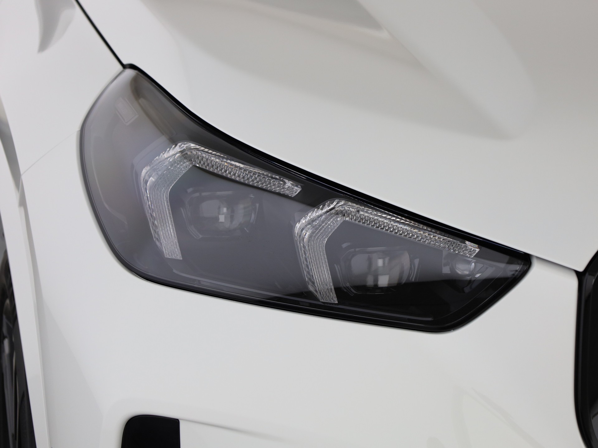 BMW iX1 xDrive 30 M Sport Pro-image-5