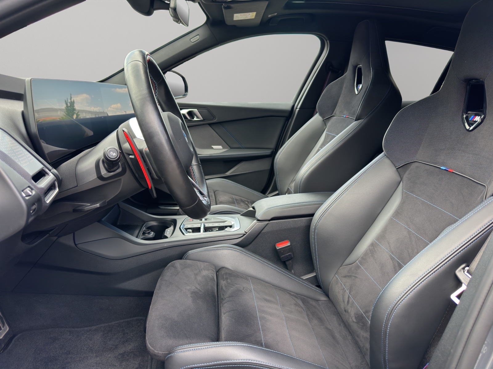 BMW M135 xDrive M Sport Pro * CH * Gratis Service *-image-8