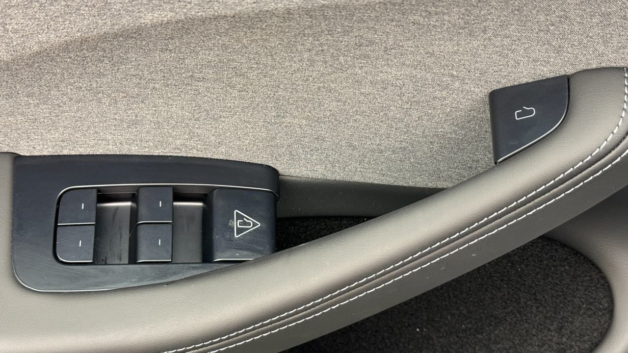 TESLA Model 3 Long Range RWD-image-8