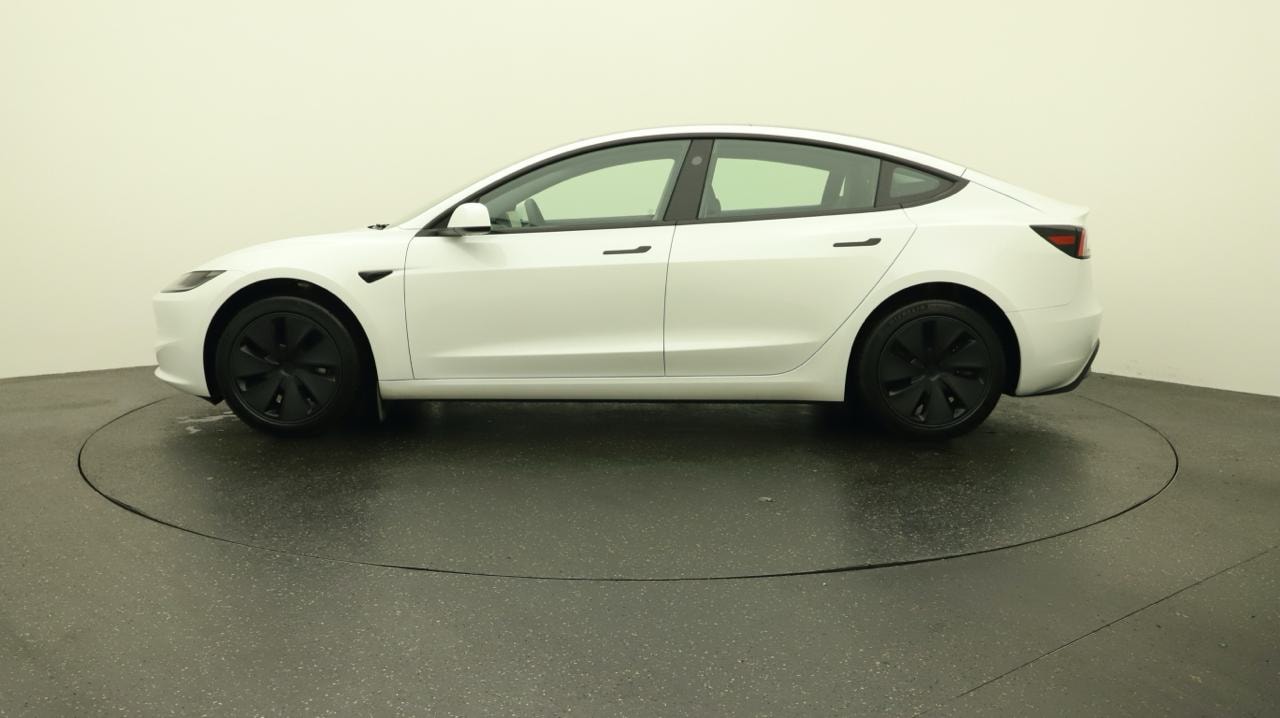 TESLA Model 3 Long Range RWD-showroom-element-1